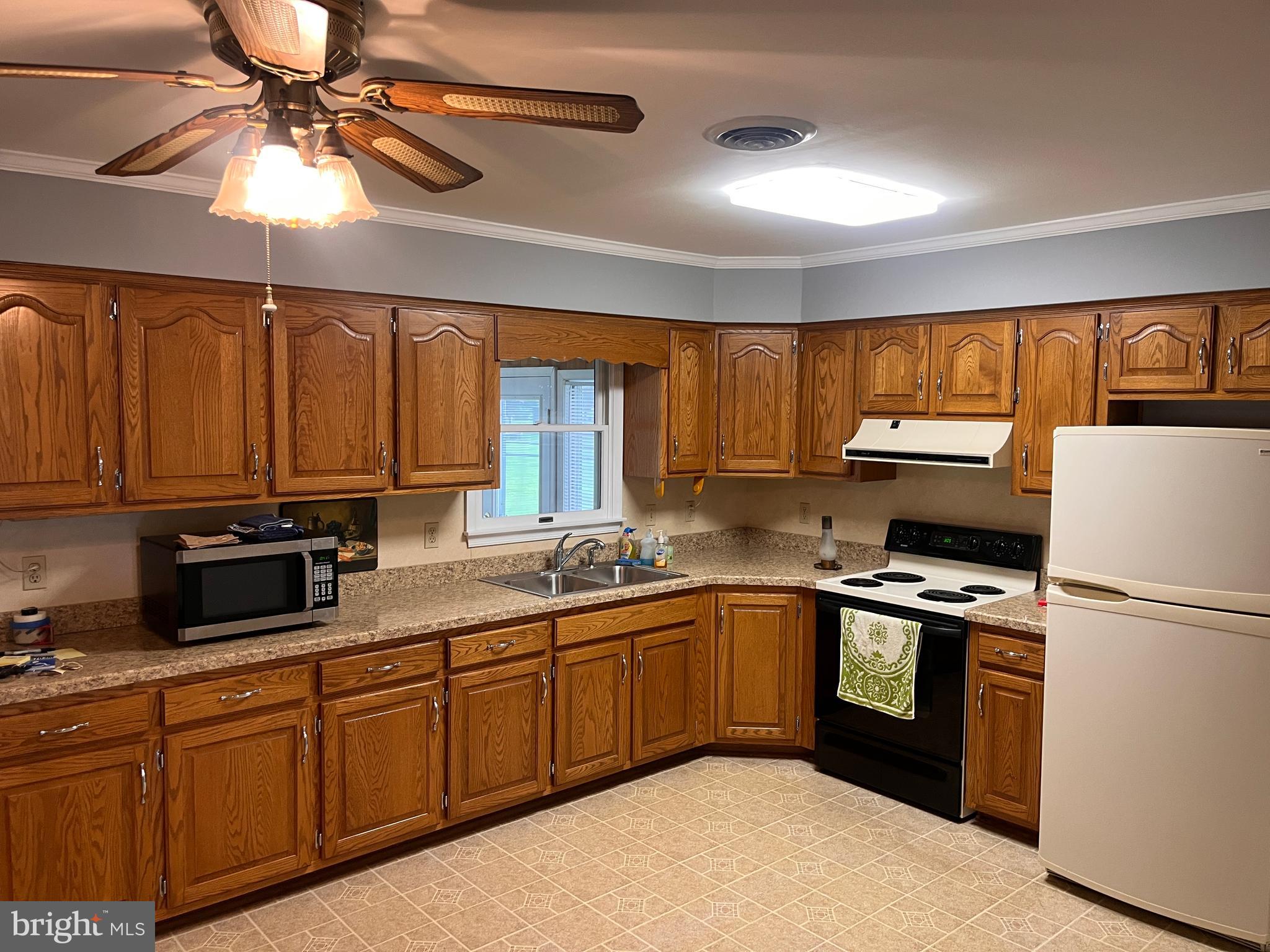 CHESAPEAKE ESTATES - Residential Lease