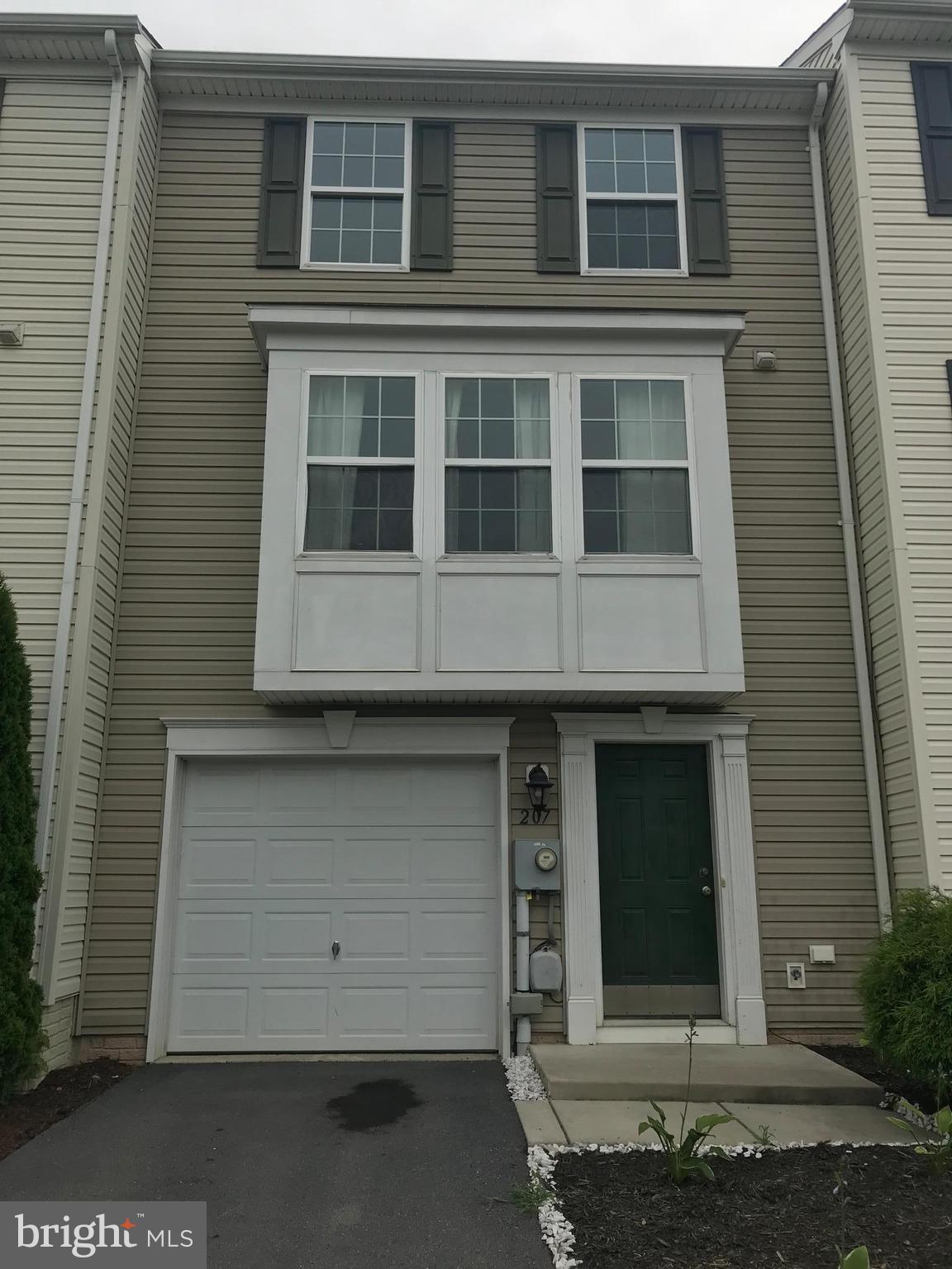 Large town home with 3 bedrooms, 2 full baths, 2 half baths! Nice kitchen with black appliances, good size island , with space to put a larger table. Huge living room , finished basement with a walk out. Nice little patio in the rear Come take a look at this home you will not be disappointed. Also for sale BE10276977 $129K