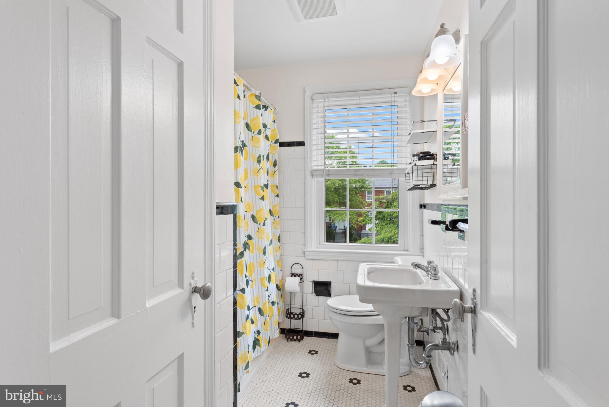 ACADEMY HEIGHTS - Residential Lease