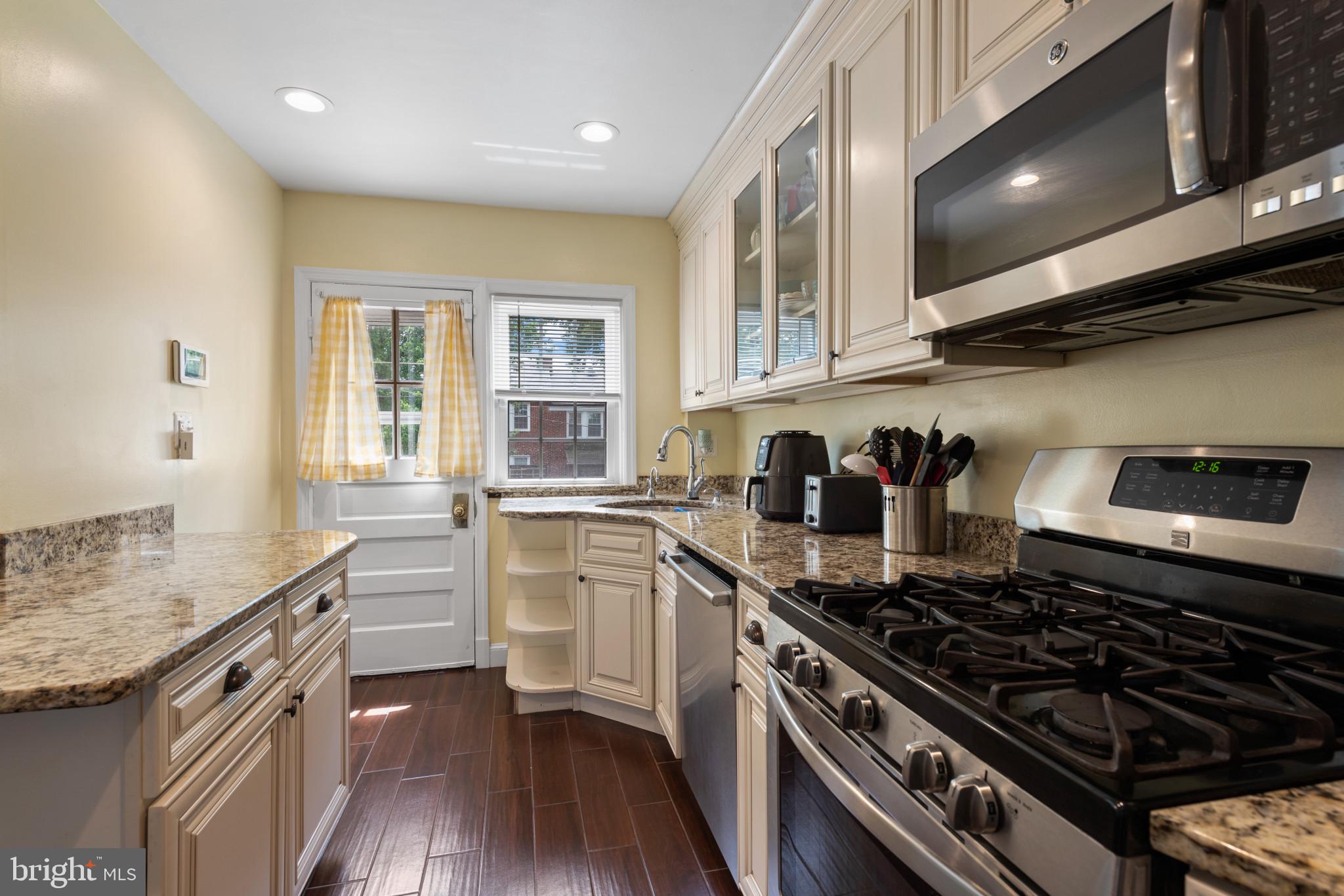 ACADEMY HEIGHTS - Residential Lease
