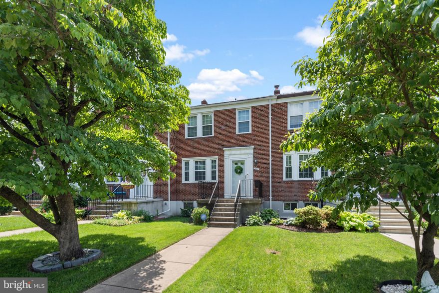 BEAUTIFUL HOME LOCATED IN THE ACADEMY HEIGHTS NEIGHBORHOOD IN CATONSVILLE NOW AVAILABLE. GLISTENING HARDWOODS CASCADE THROUGHOUT. CUSTOM CABINETRY WITH LARGE CHEFS KITCHEN AND SS APPLIANCES. PRIVATE REAR DECK OFF KITCHEN WITH FENCED IN BACKYARD - GREAT FOR ENTERTAINING. SPACIOUS 3 BEDROOMS WITH 2 FULL BATHROOMS. FINISHED LOWER LEVEL WITH SECONDARY GREAT ROOM - GREAT FOR HOME OFFICE, GYM, PLAYROOM, ETC. TONS OF NATURAL LIGHT. AMPLE STORAGE. TALL CEILINGS. CLOSE PROXIMITY TO RETAIL SHOPPING, LOCAL DINING, AND ALL MAJOR HIGHWAYS. SCHEDULE A PRIVATE TOUR TODAY. AVAILABLE JULY 1ST.