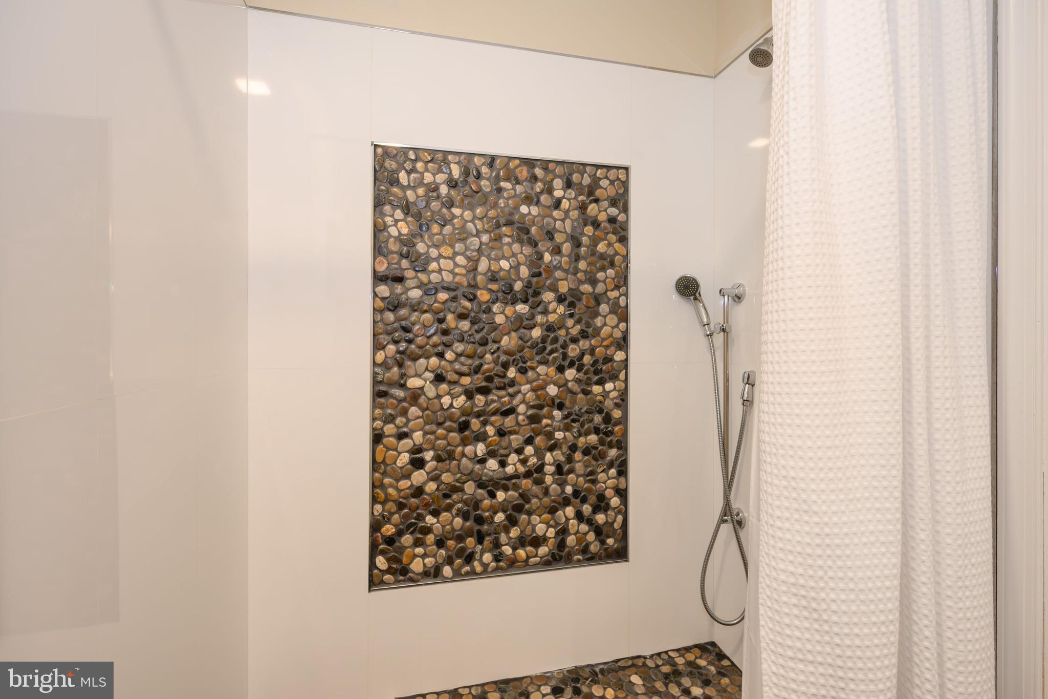 PERRY CABIN - Residential