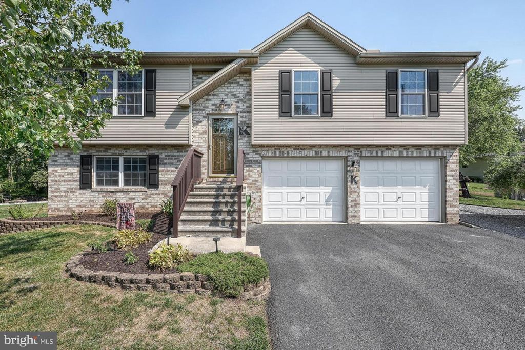 Photo of 37 Pleasanton Drive, EAST BERLIN, PA 17316 (MLS # PAAD2022138)