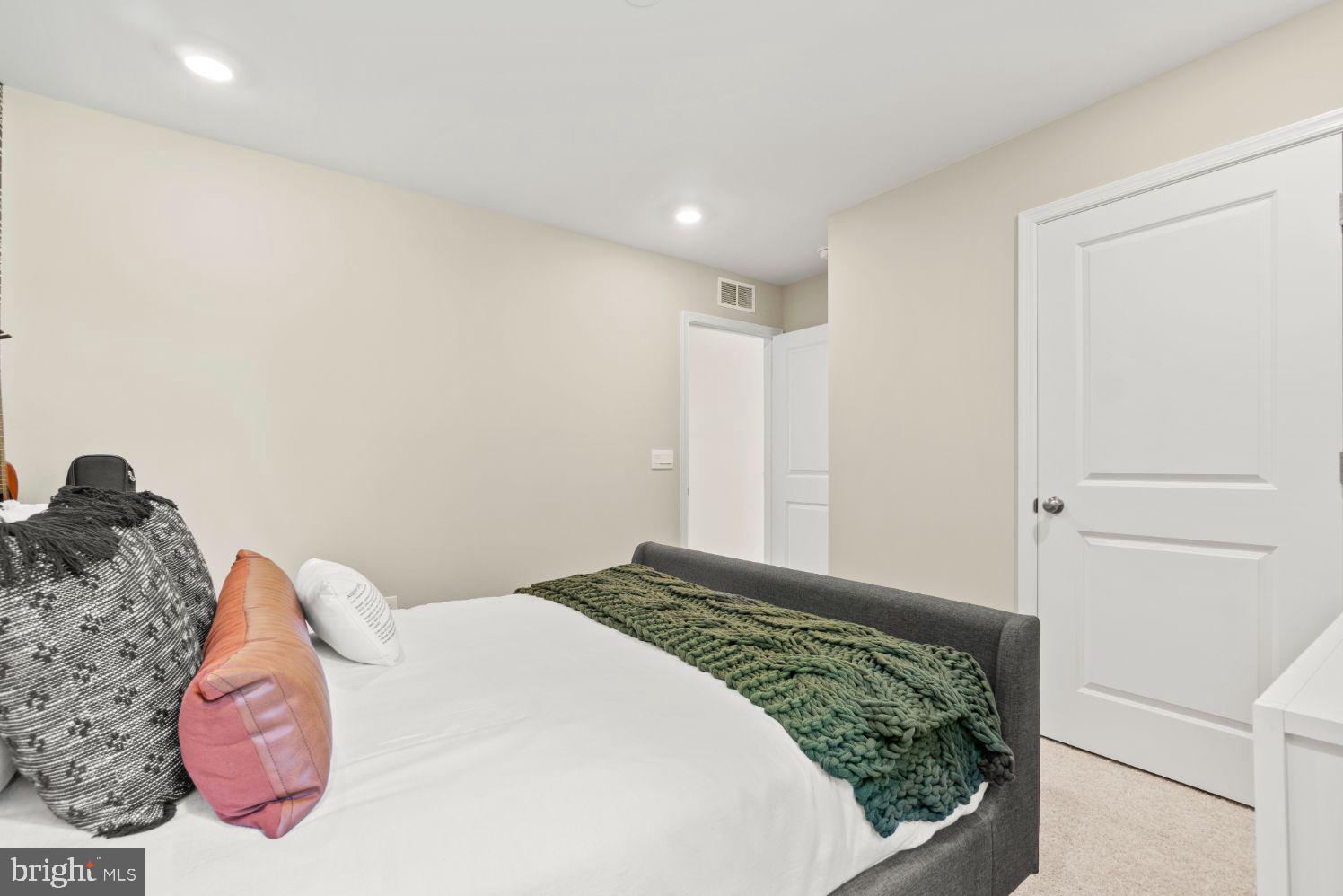 VALLEY VIEW - Residential