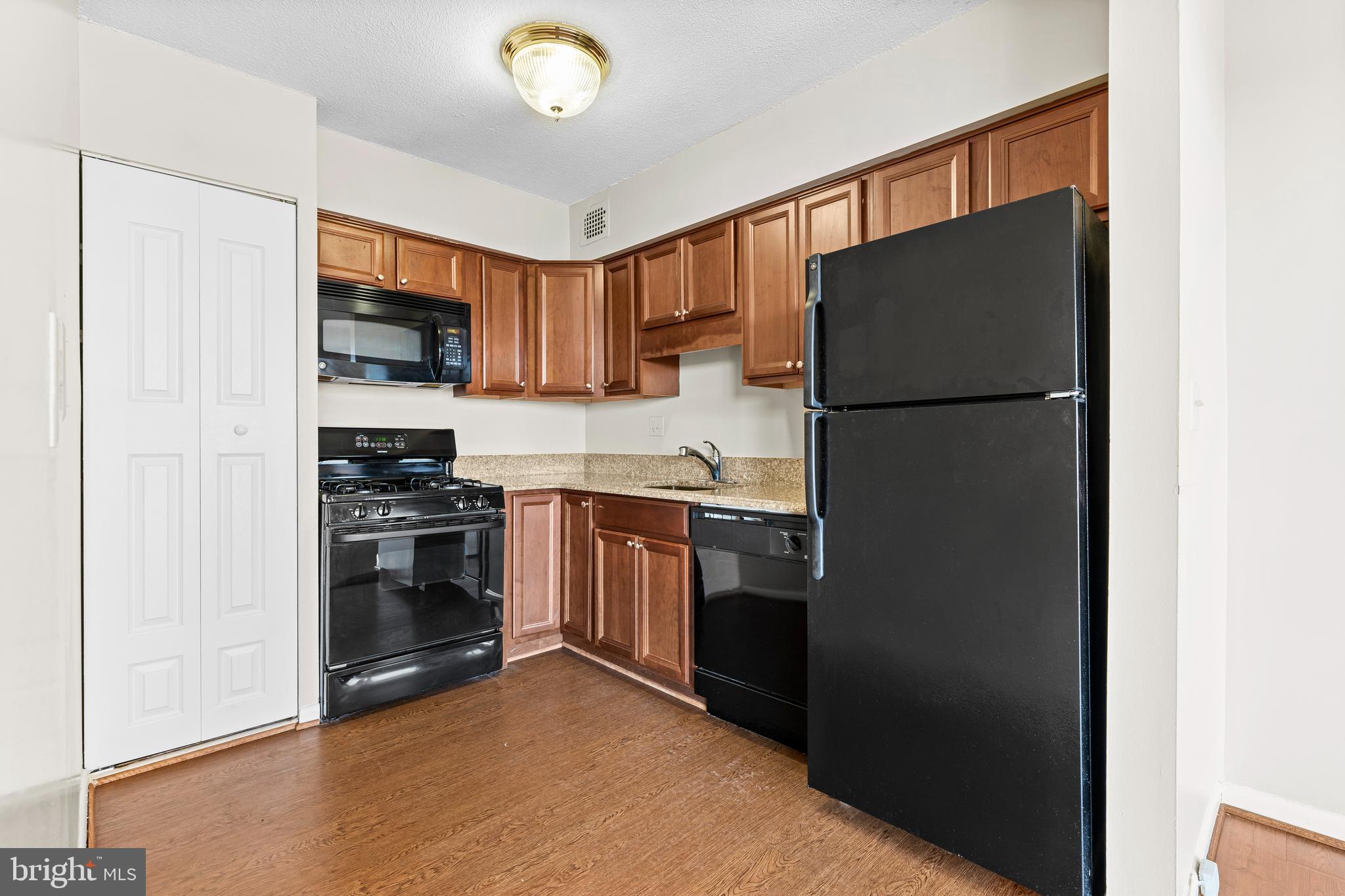 HYATTSVILLE - Residential