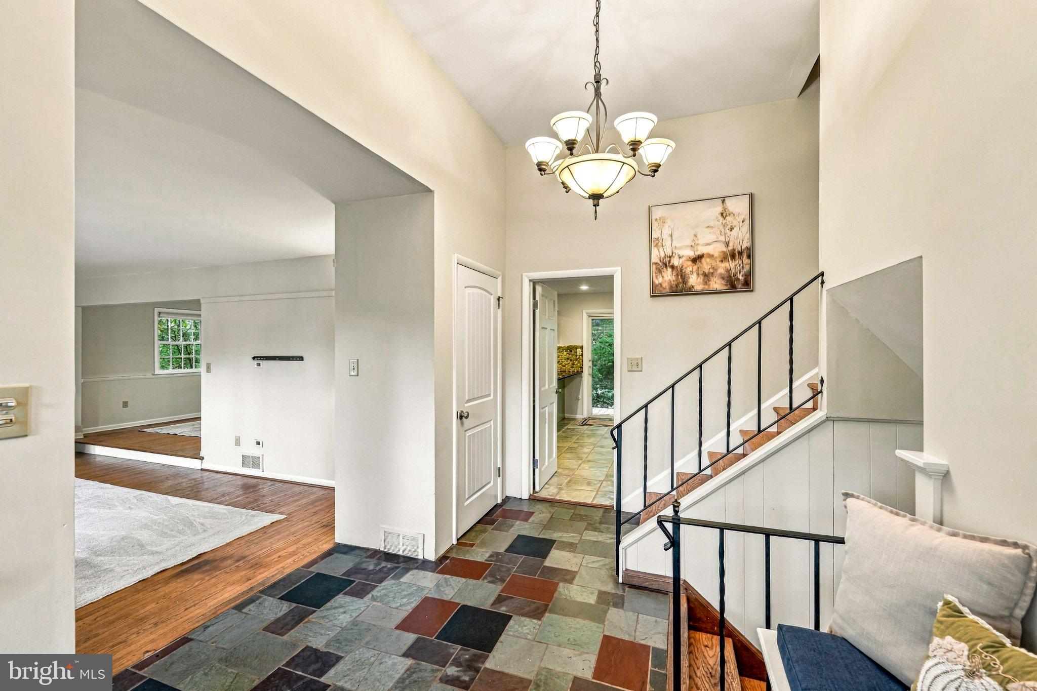 604 HICKORY LANE