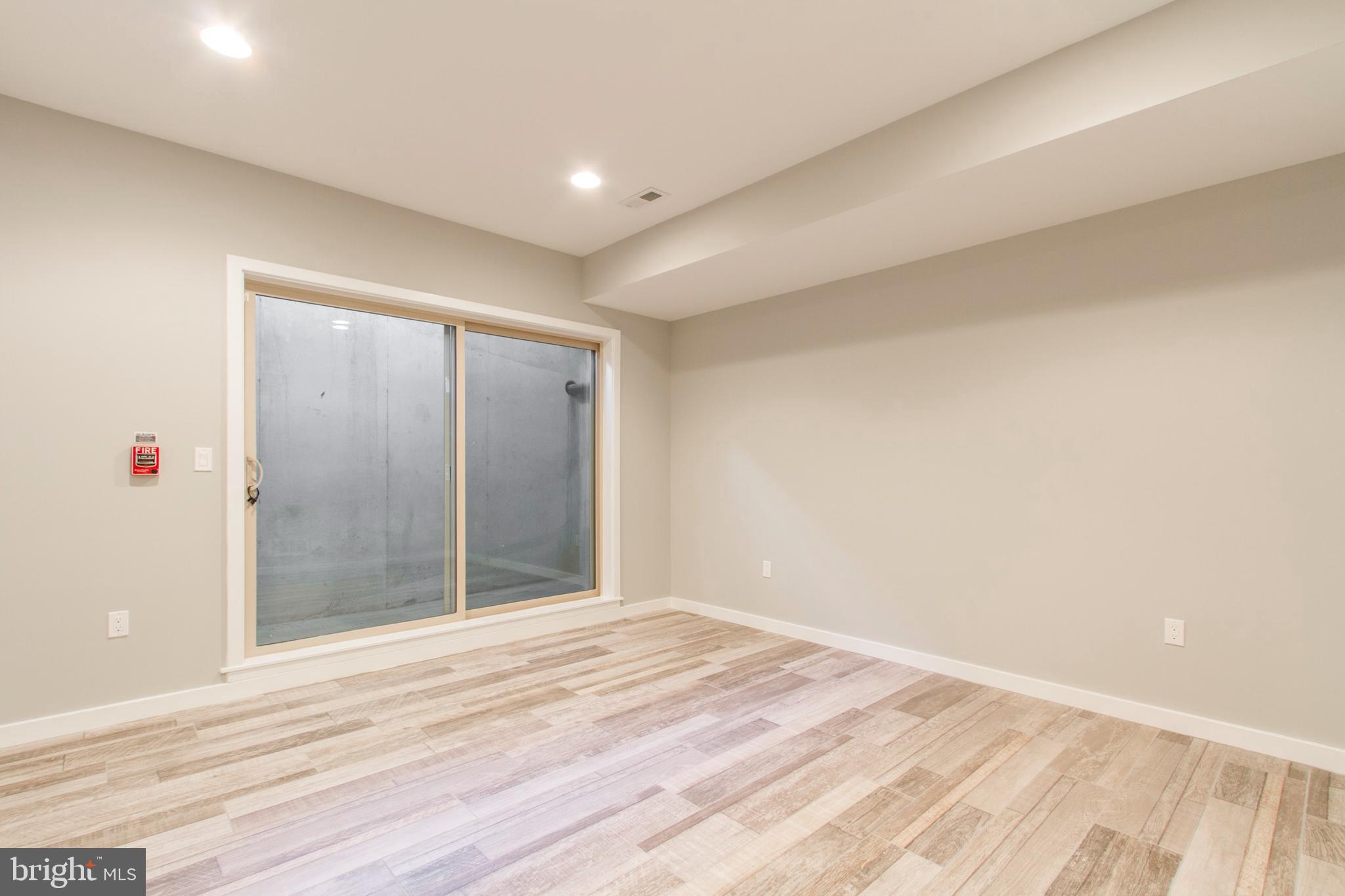 GRADUATE HOSPITAL - Residential Lease