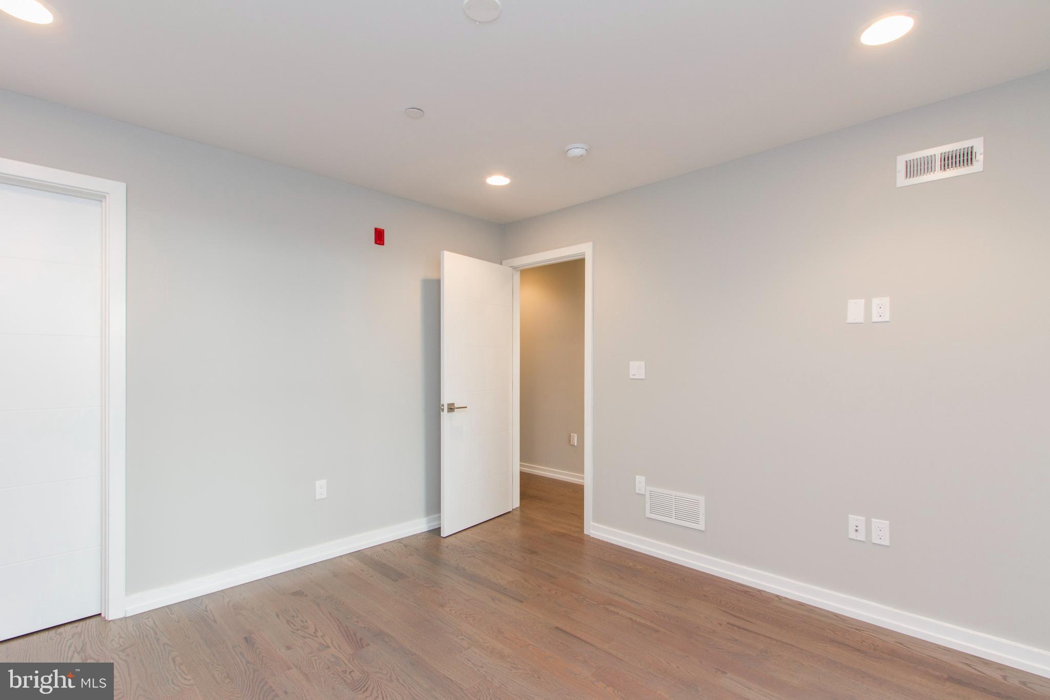 GRADUATE HOSPITAL - Residential Lease