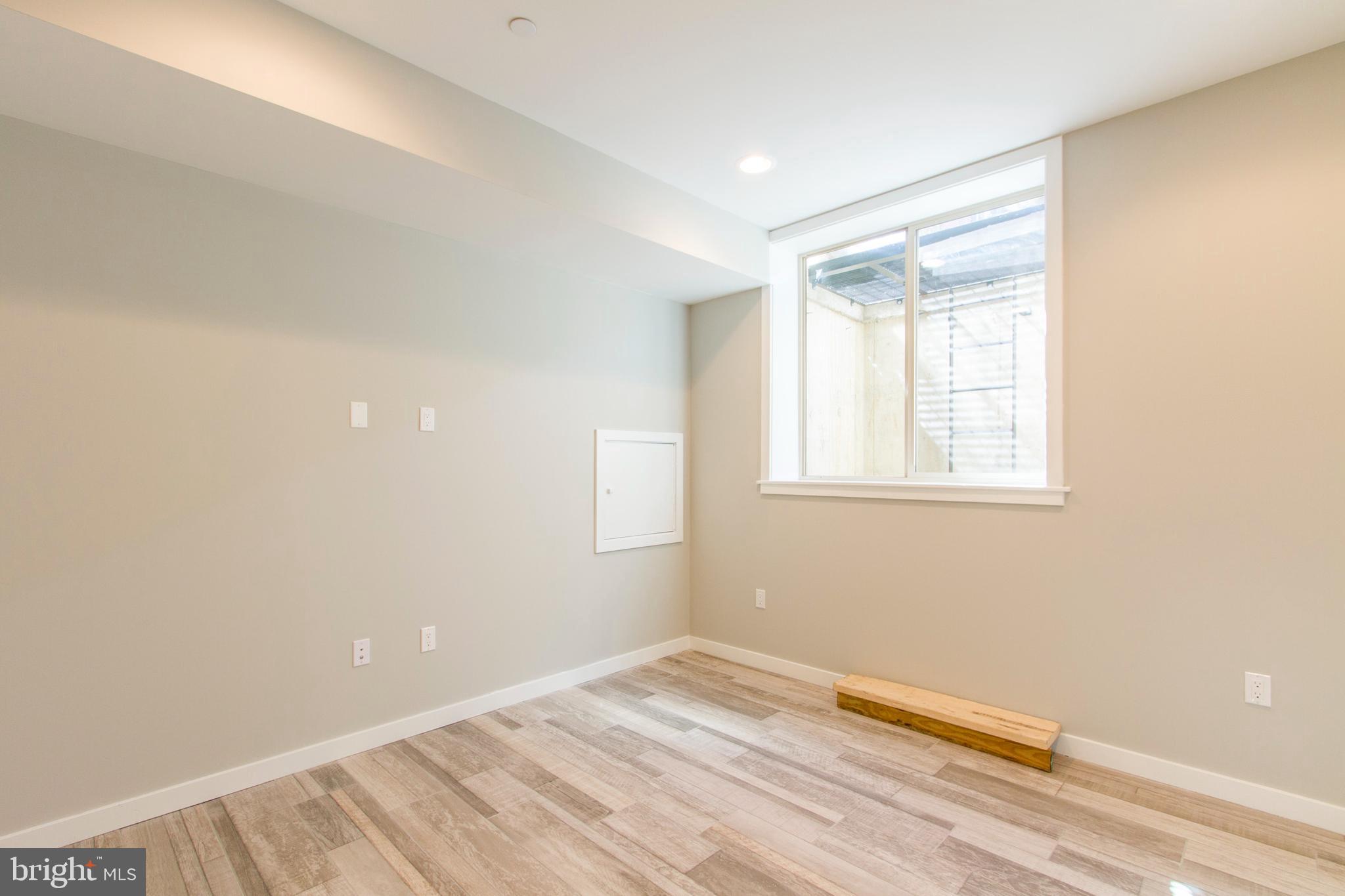 GRADUATE HOSPITAL - Residential Lease