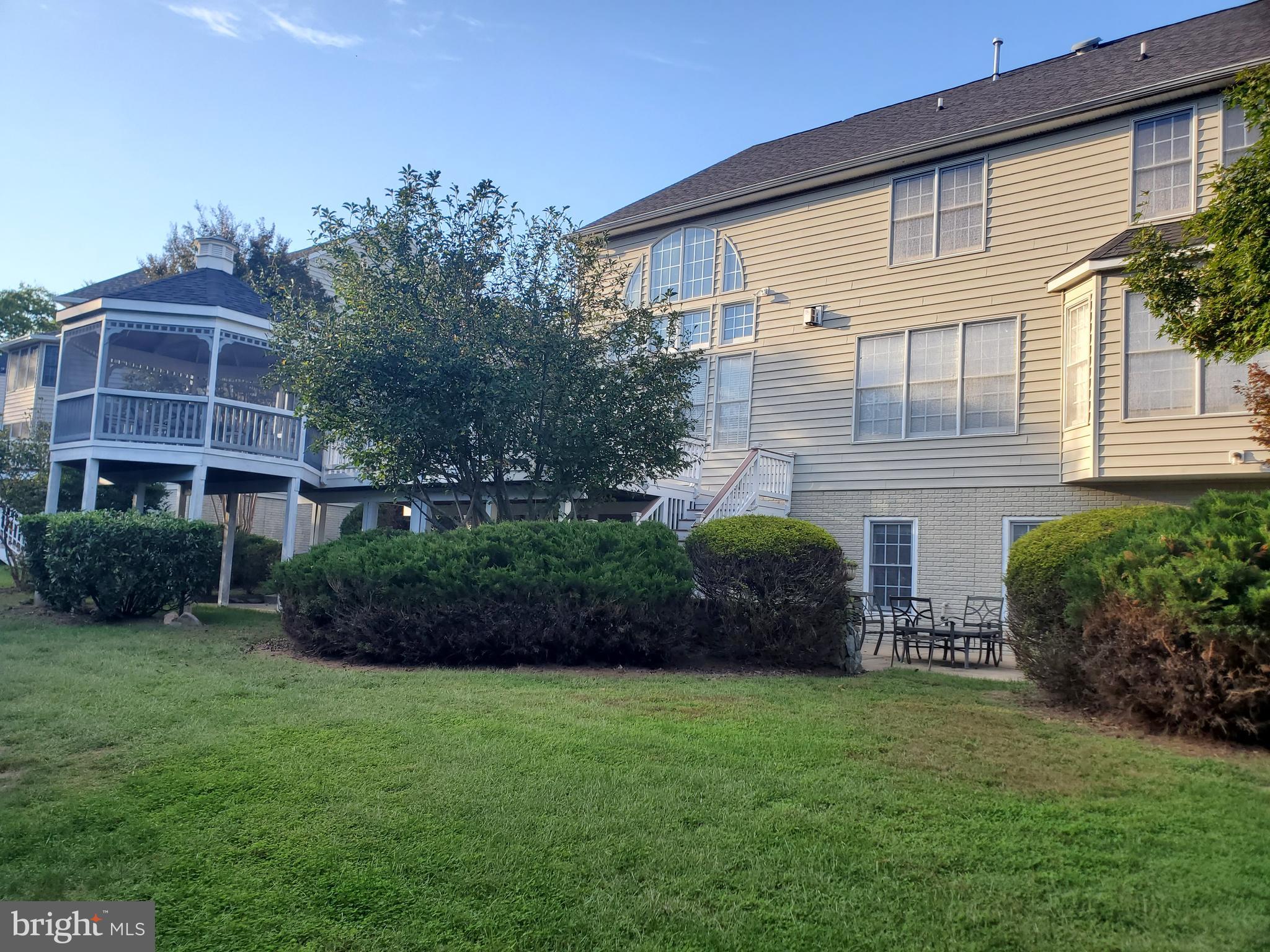 KINGS CROSSING - Residential