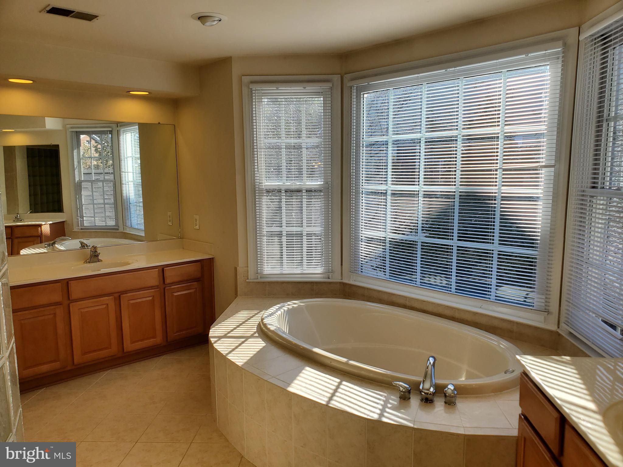 KINGS CROSSING - Residential