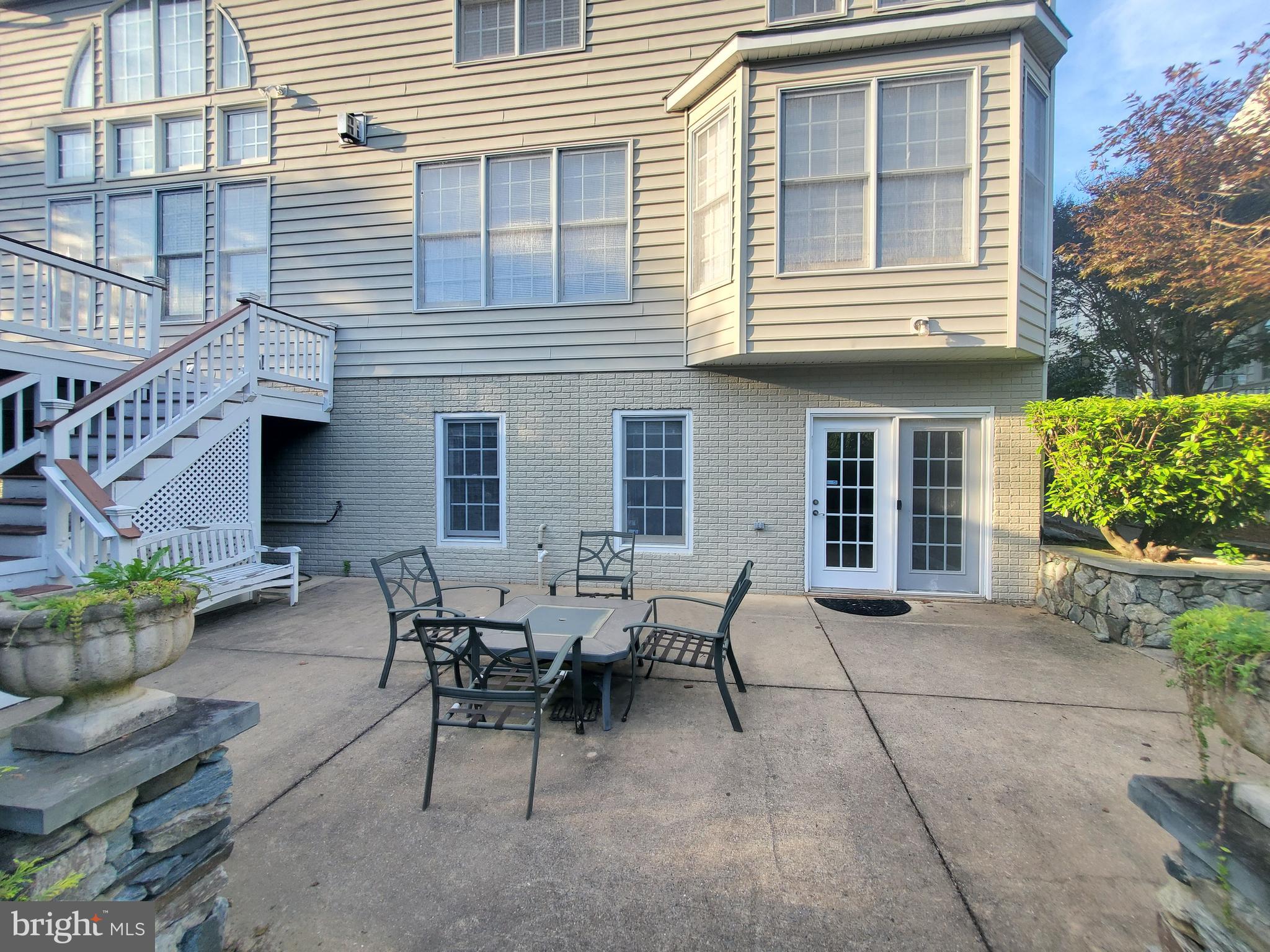 KINGS CROSSING - Residential