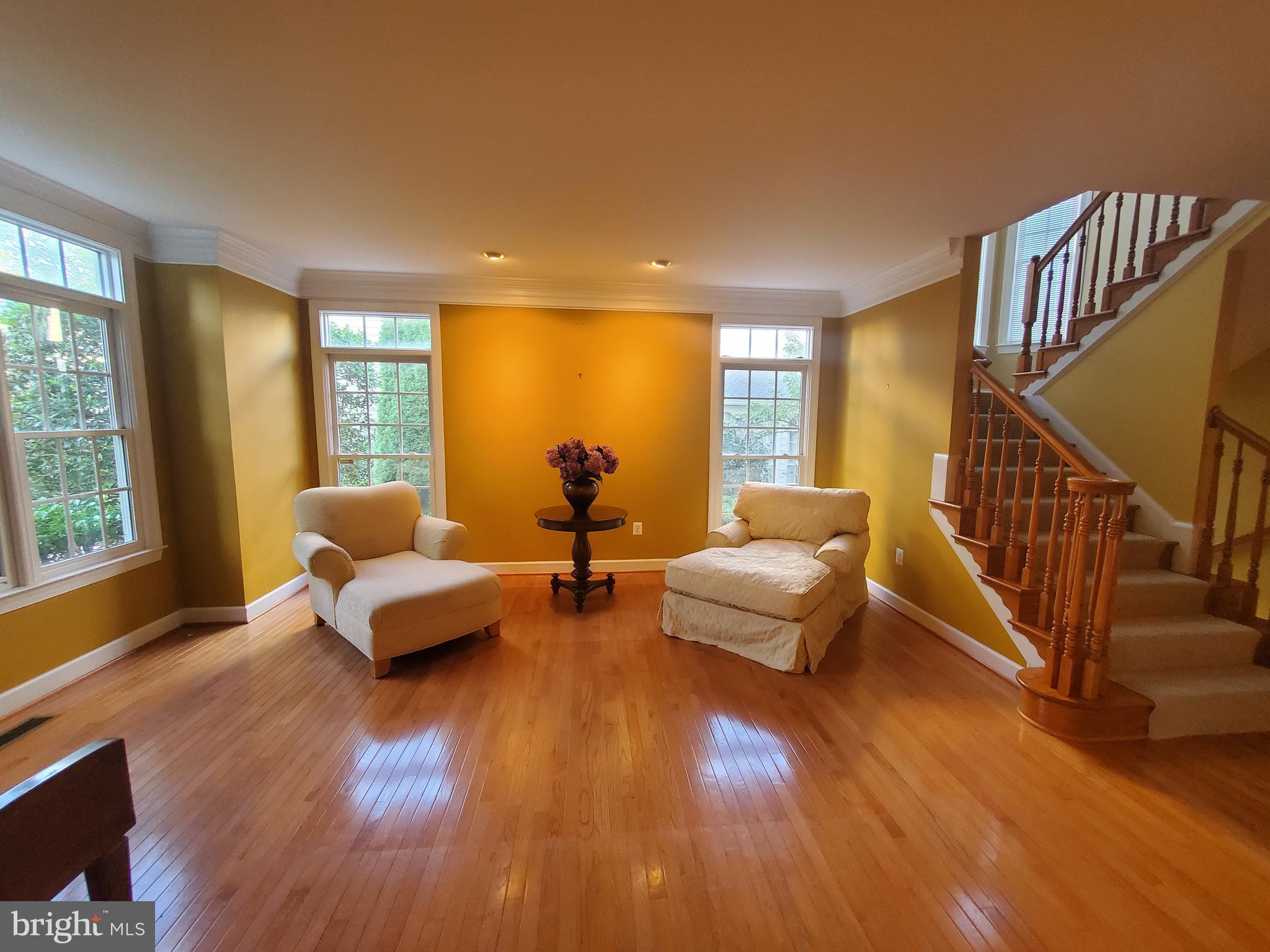 KINGS CROSSING - Residential