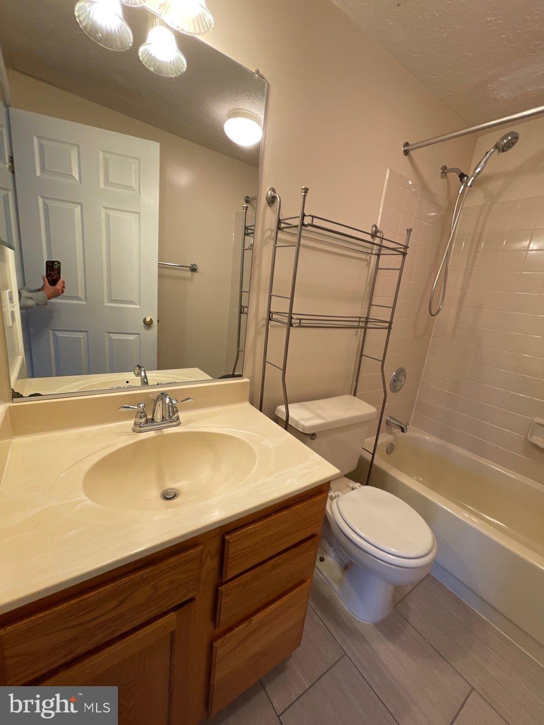 BANNEKER PLACE - Residential Lease