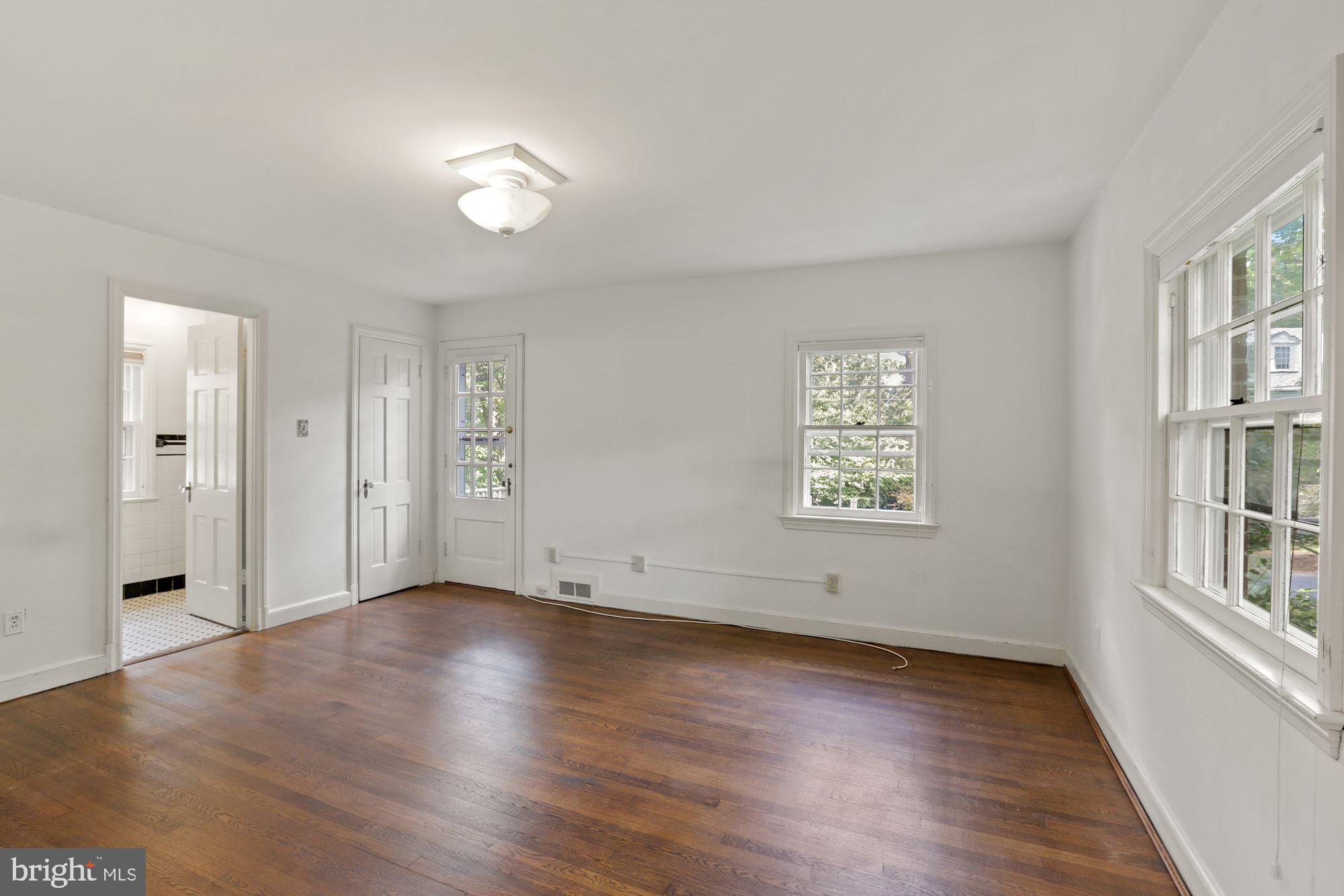 CHEVY CHASE VILLAGE - Residential