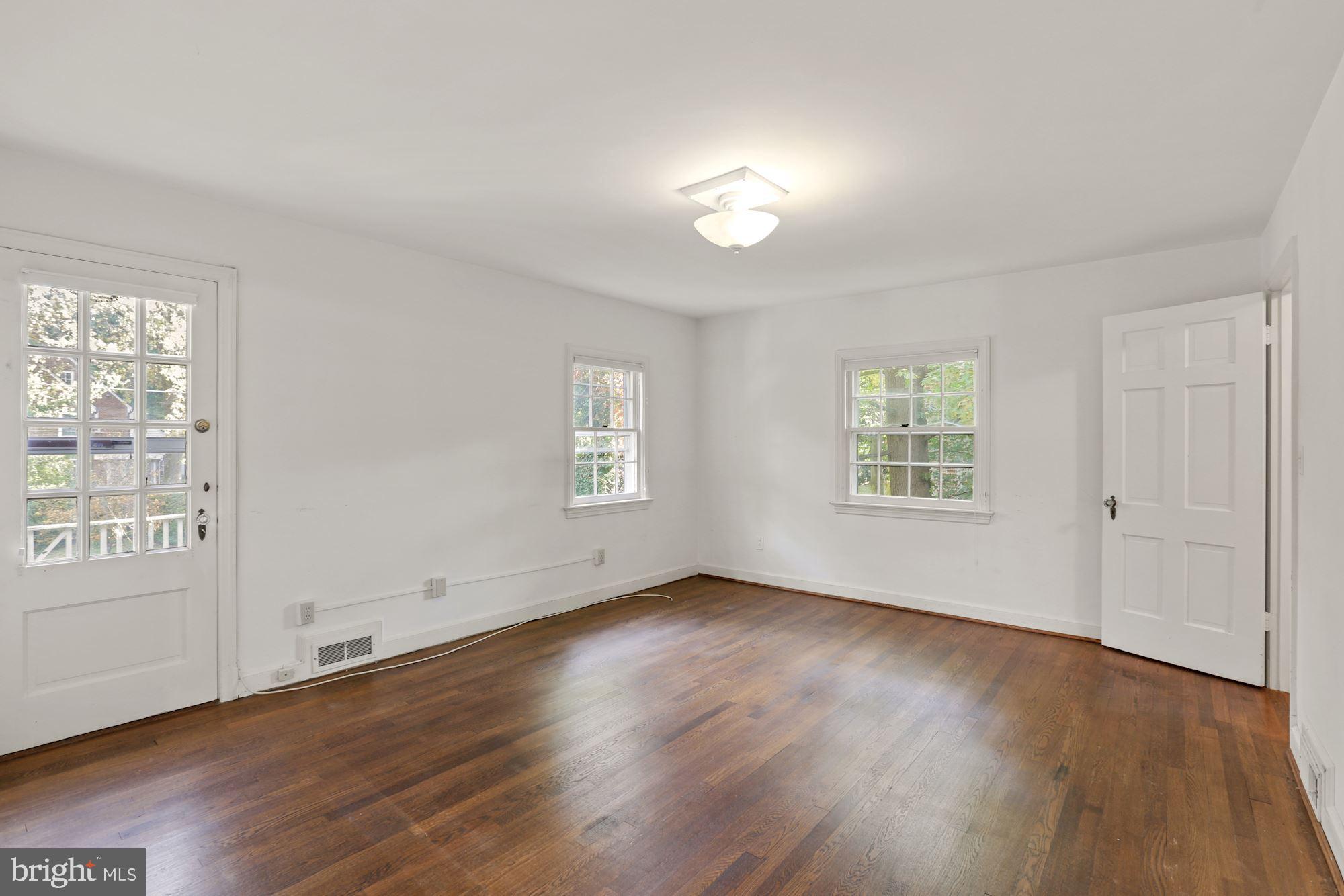 CHEVY CHASE VILLAGE - Residential