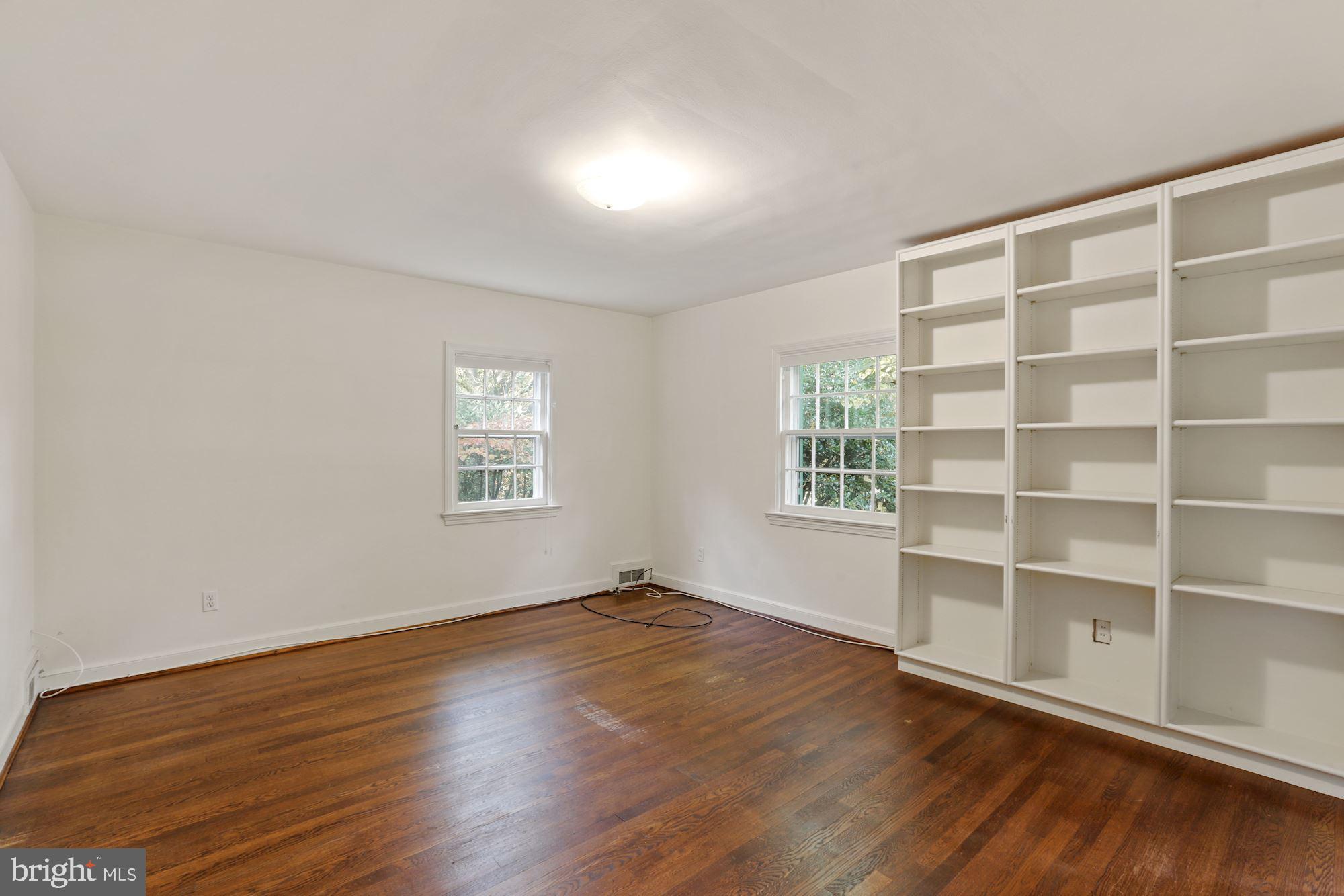 CHEVY CHASE VILLAGE - Residential