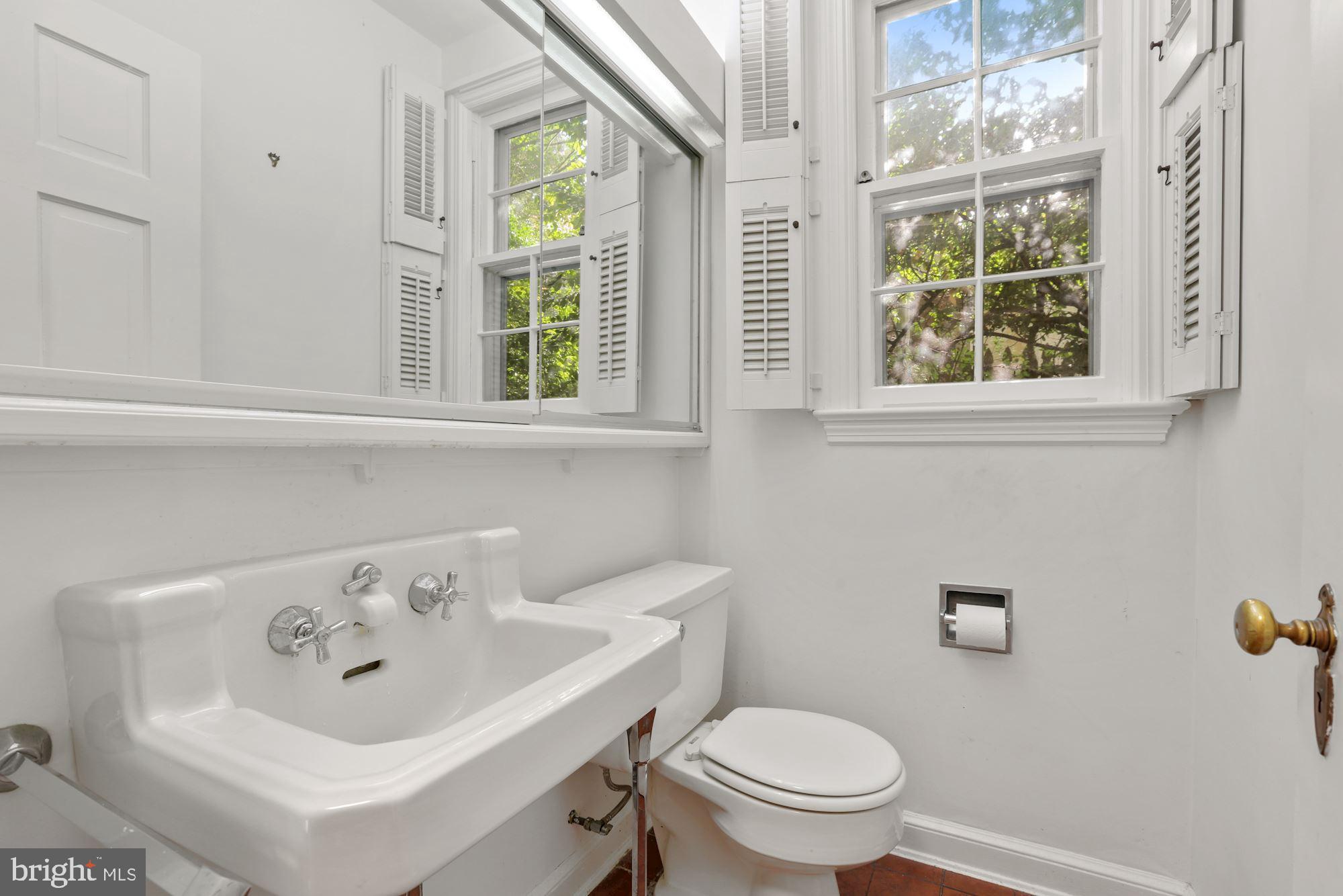 CHEVY CHASE VILLAGE - Residential