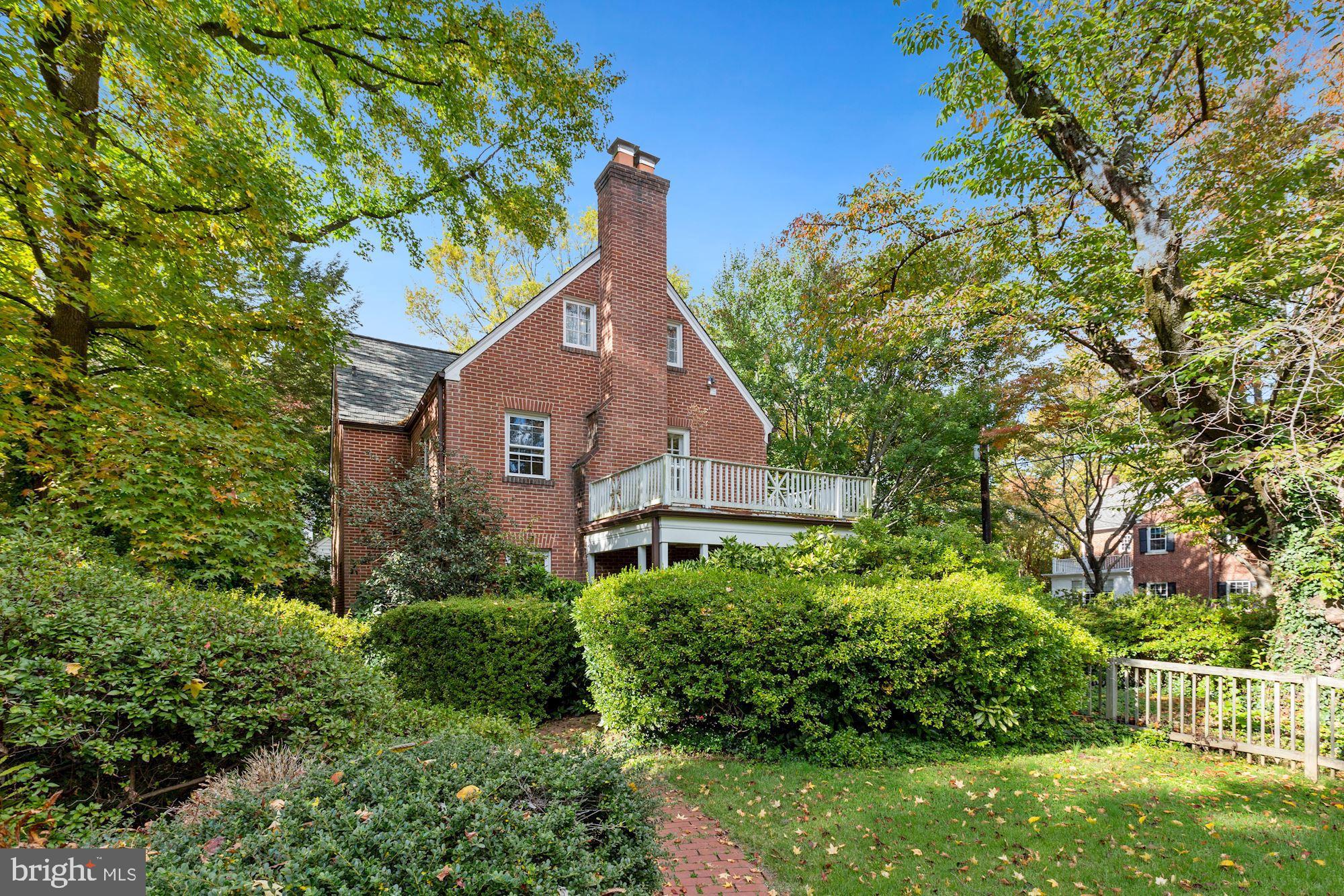 CHEVY CHASE VILLAGE - Residential