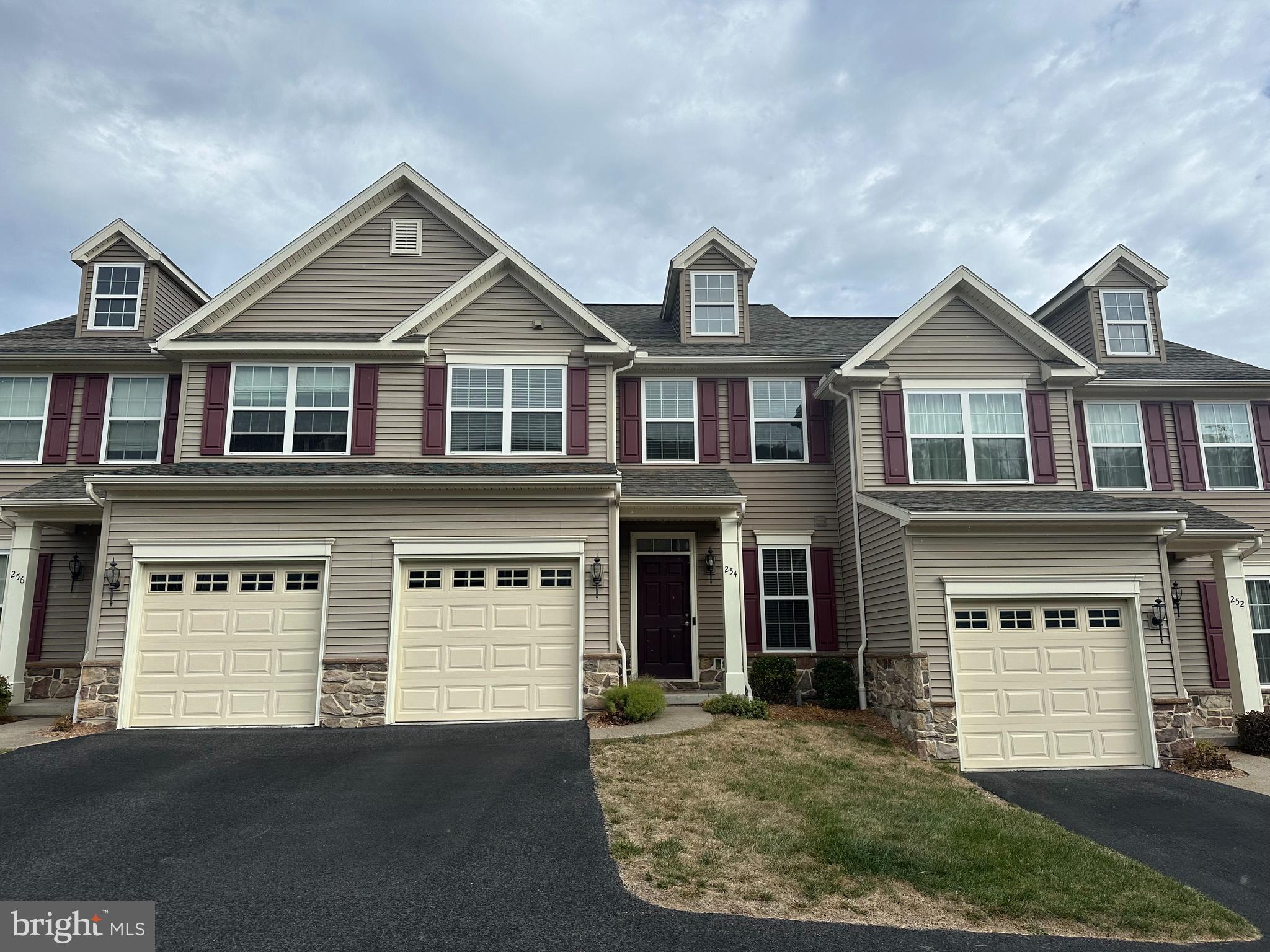 THE GATES - Residential