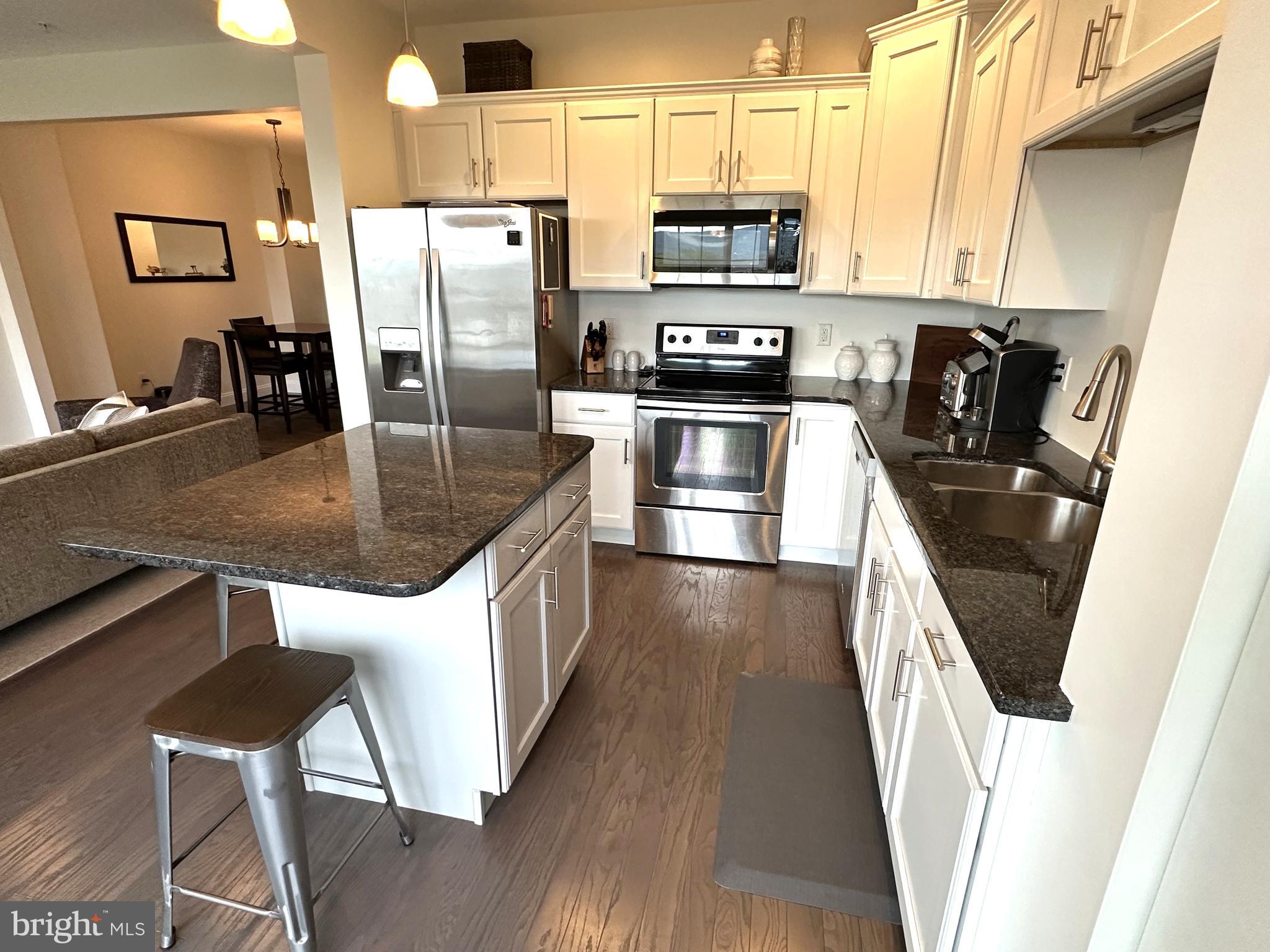 THE GATES - Residential