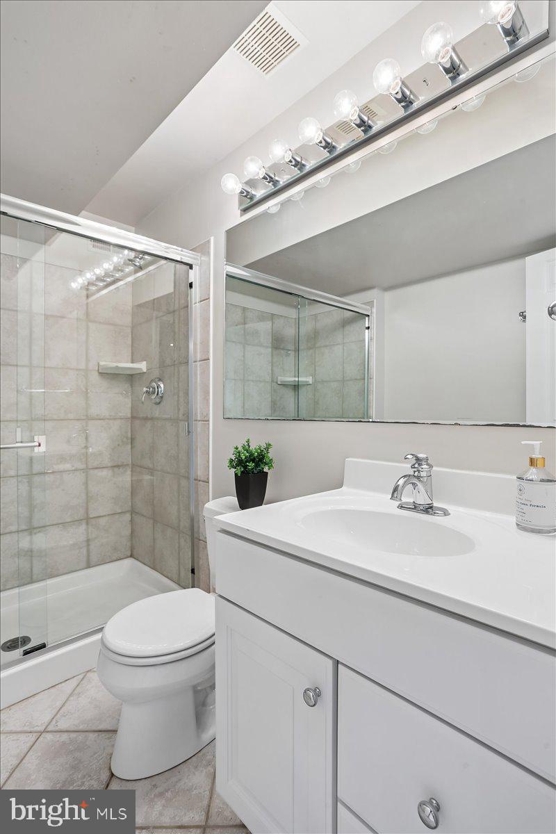 WILLIAMSBURG VILLAGE - Residential