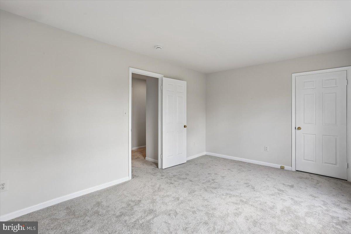 WILLIAMSBURG VILLAGE - Residential