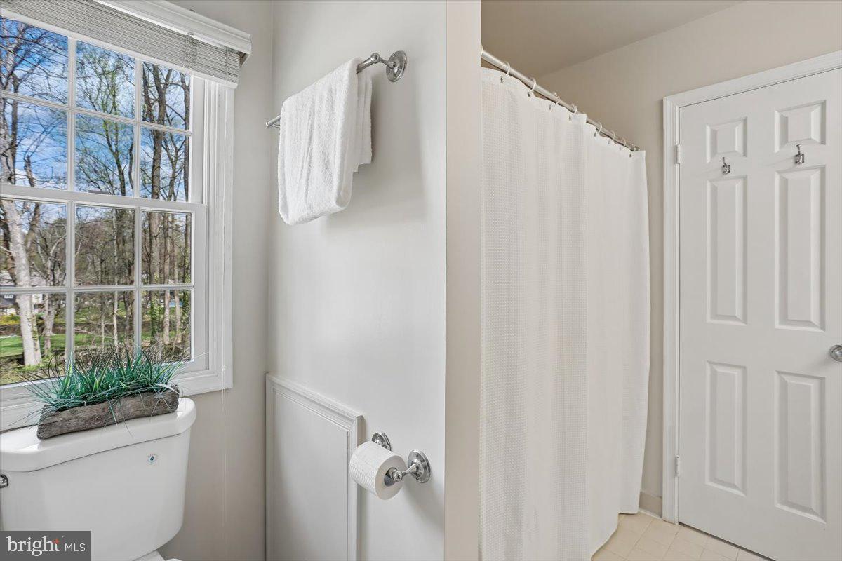 WILLIAMSBURG VILLAGE - Residential