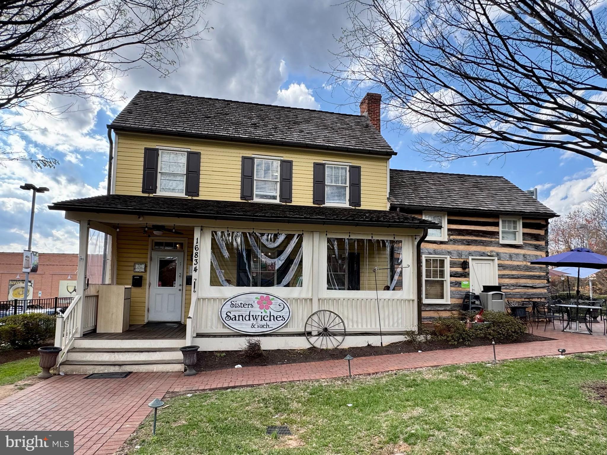 WILLIAMSBURG VILLAGE - Residential