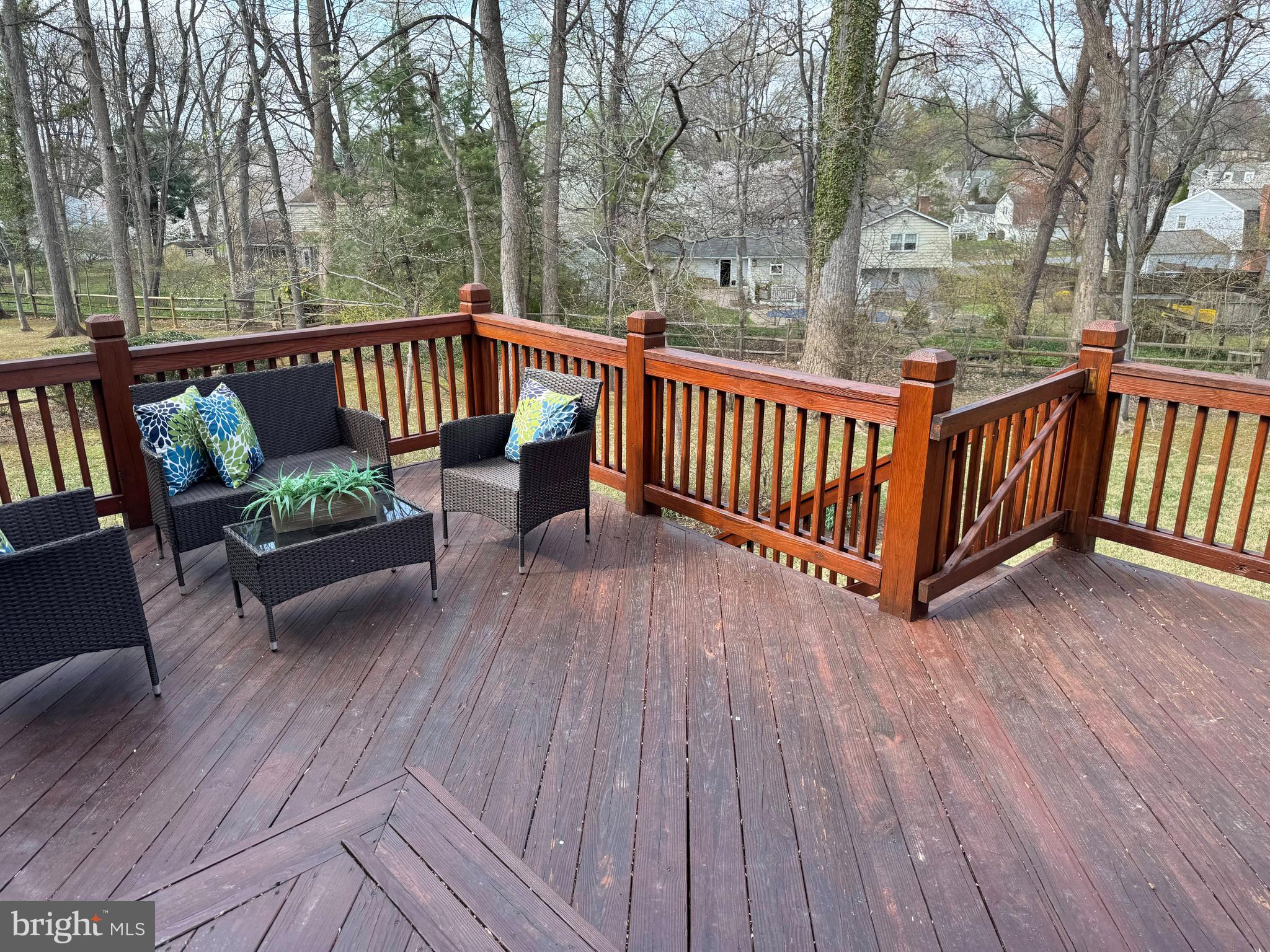 WILLIAMSBURG VILLAGE - Residential