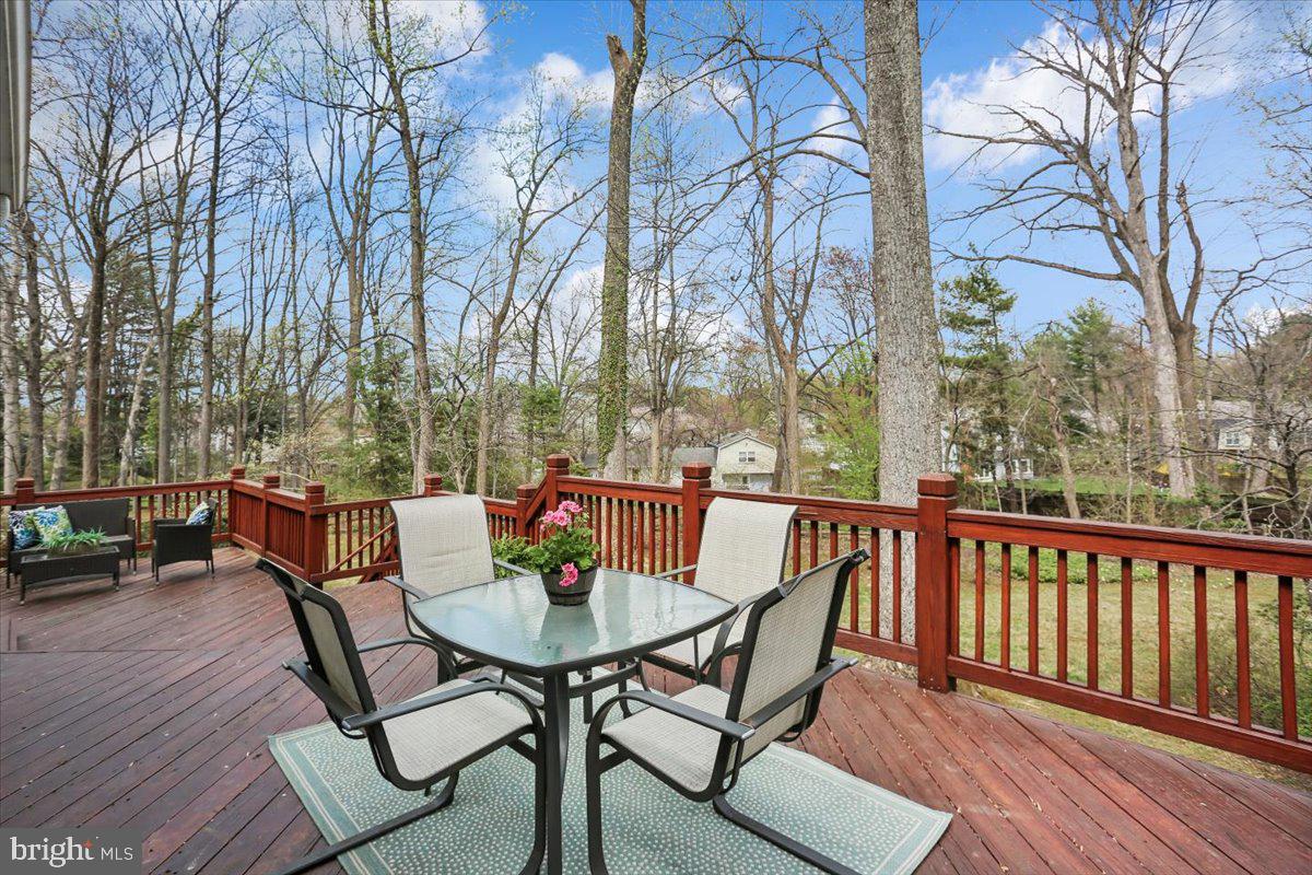 WILLIAMSBURG VILLAGE - Residential