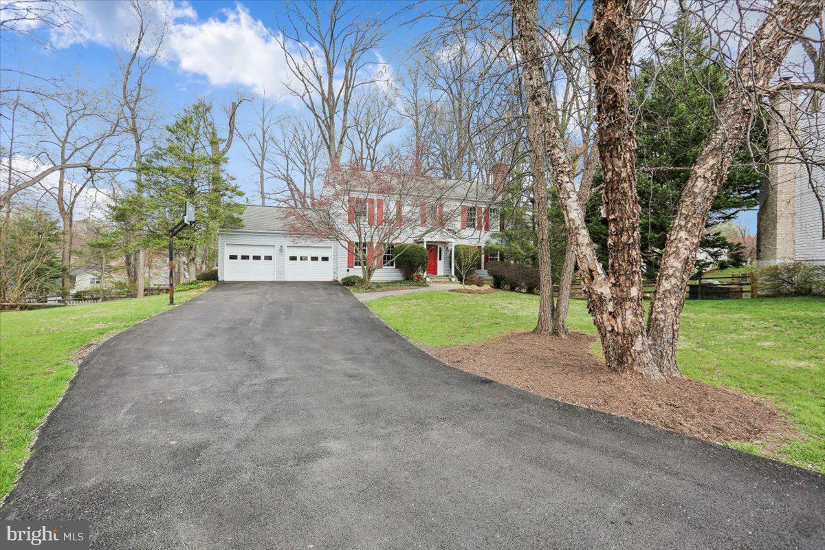 WILLIAMSBURG VILLAGE - Residential