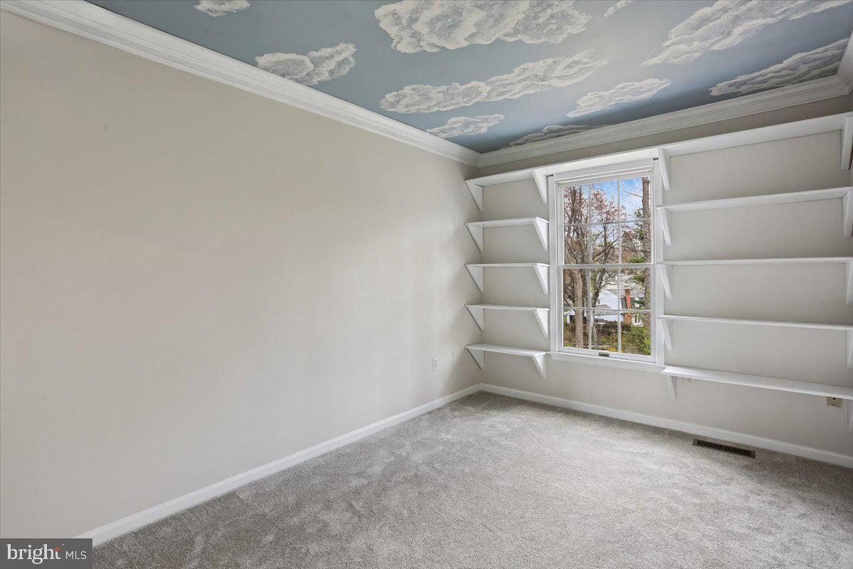 WILLIAMSBURG VILLAGE - Residential