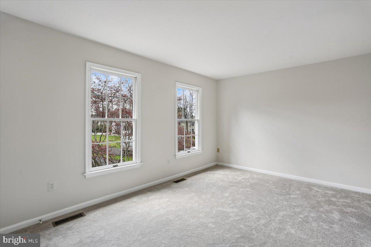 WILLIAMSBURG VILLAGE - Residential