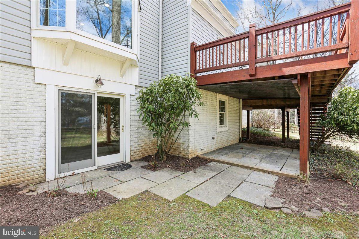 WILLIAMSBURG VILLAGE - Residential