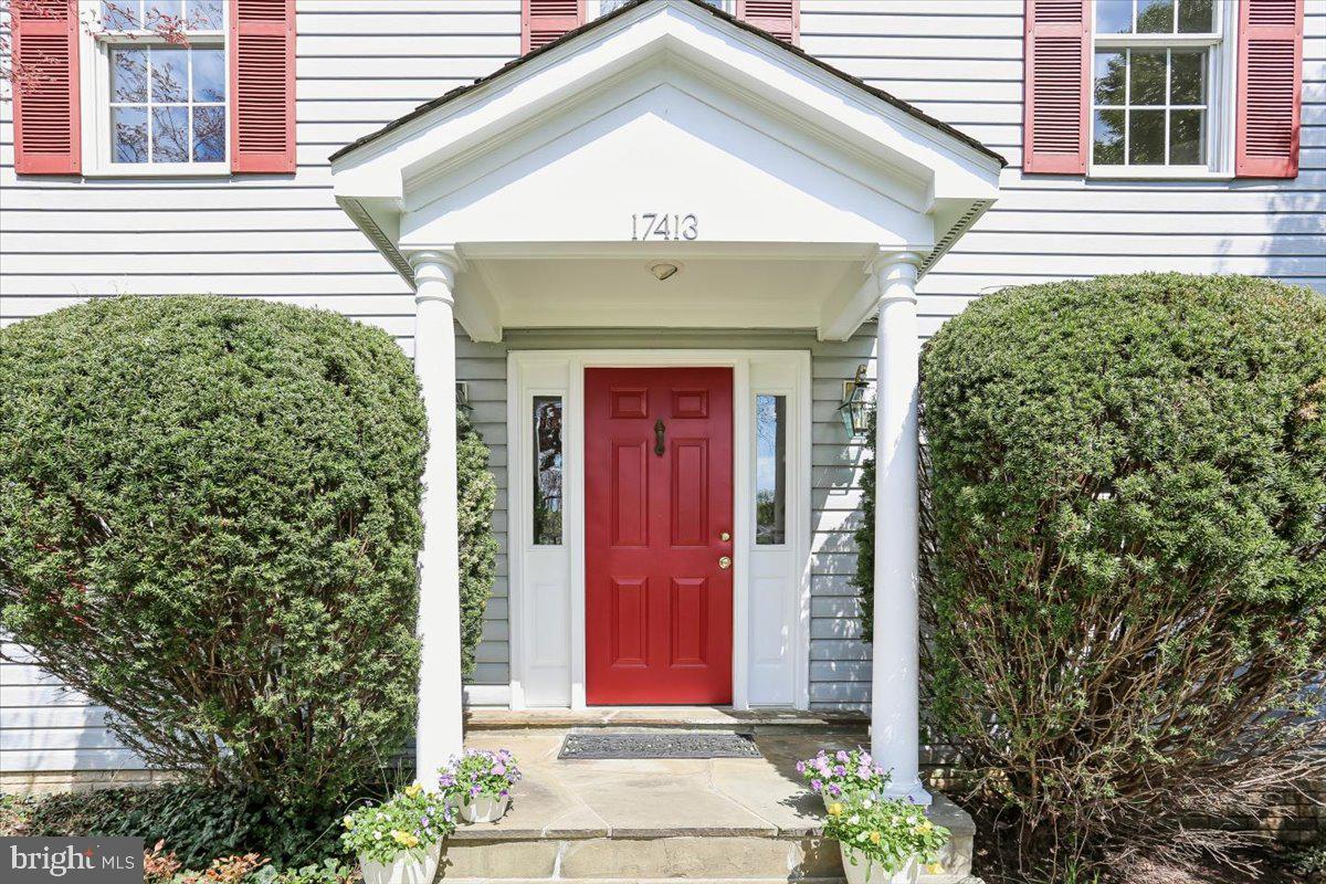 WILLIAMSBURG VILLAGE - Residential