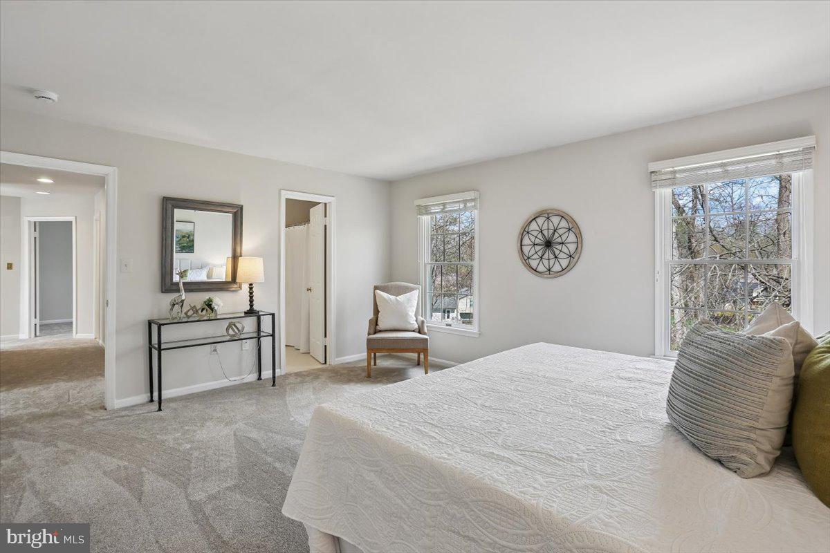 WILLIAMSBURG VILLAGE - Residential