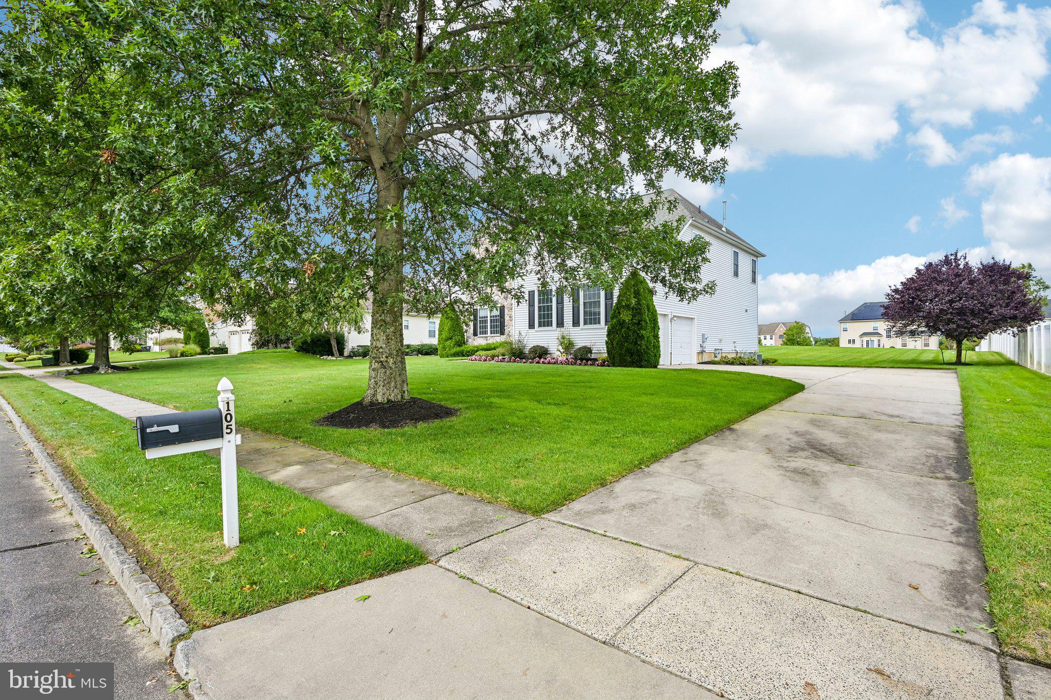 105 SWEET BAY AVENUE
