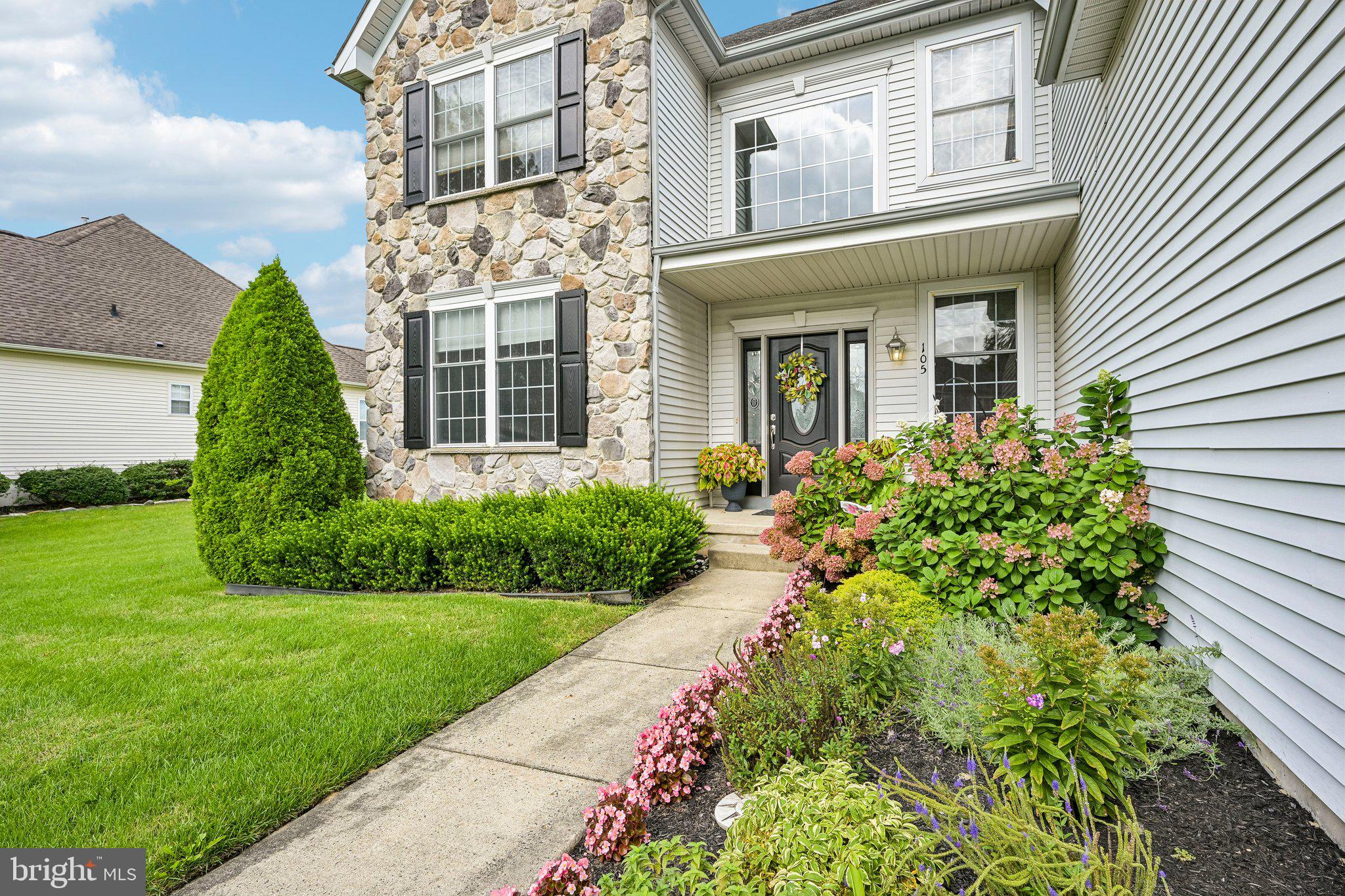 105 SWEET BAY AVENUE