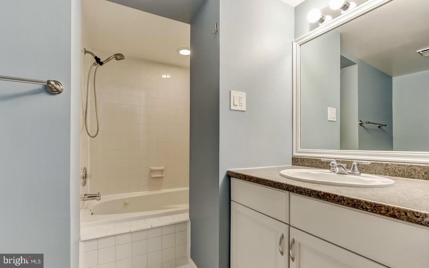 FEDERAL HILL HISTORIC DISTRICT - Residential Lease