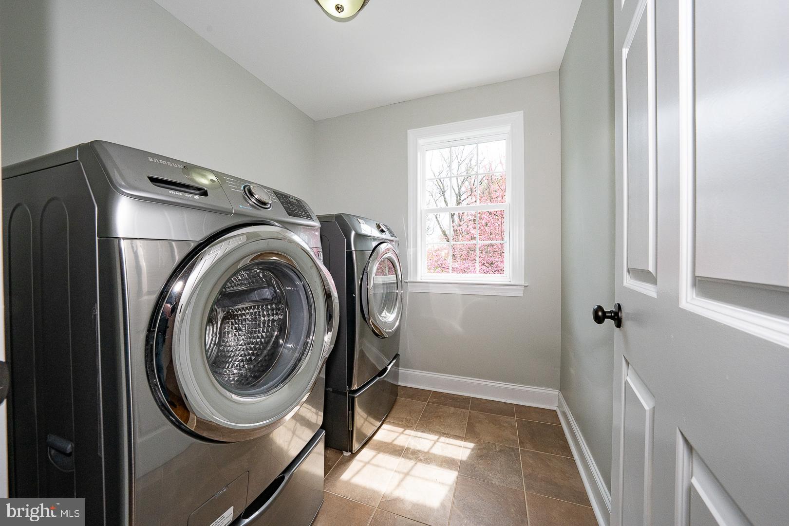 FOX FIELDS - Residential