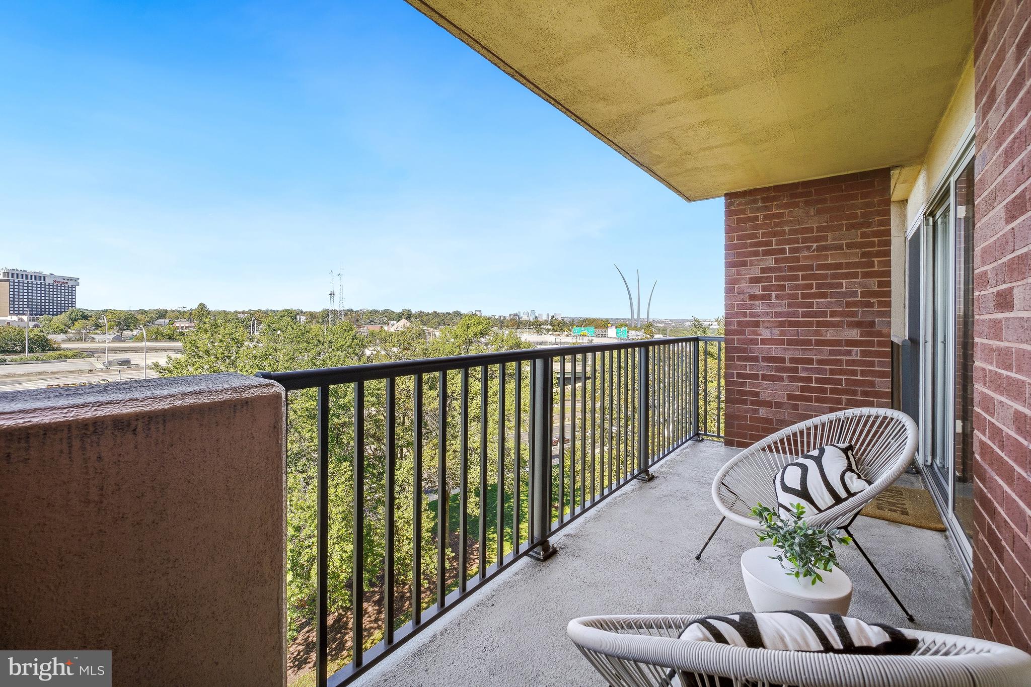 1300 ARMY NAVY DRIVE 905