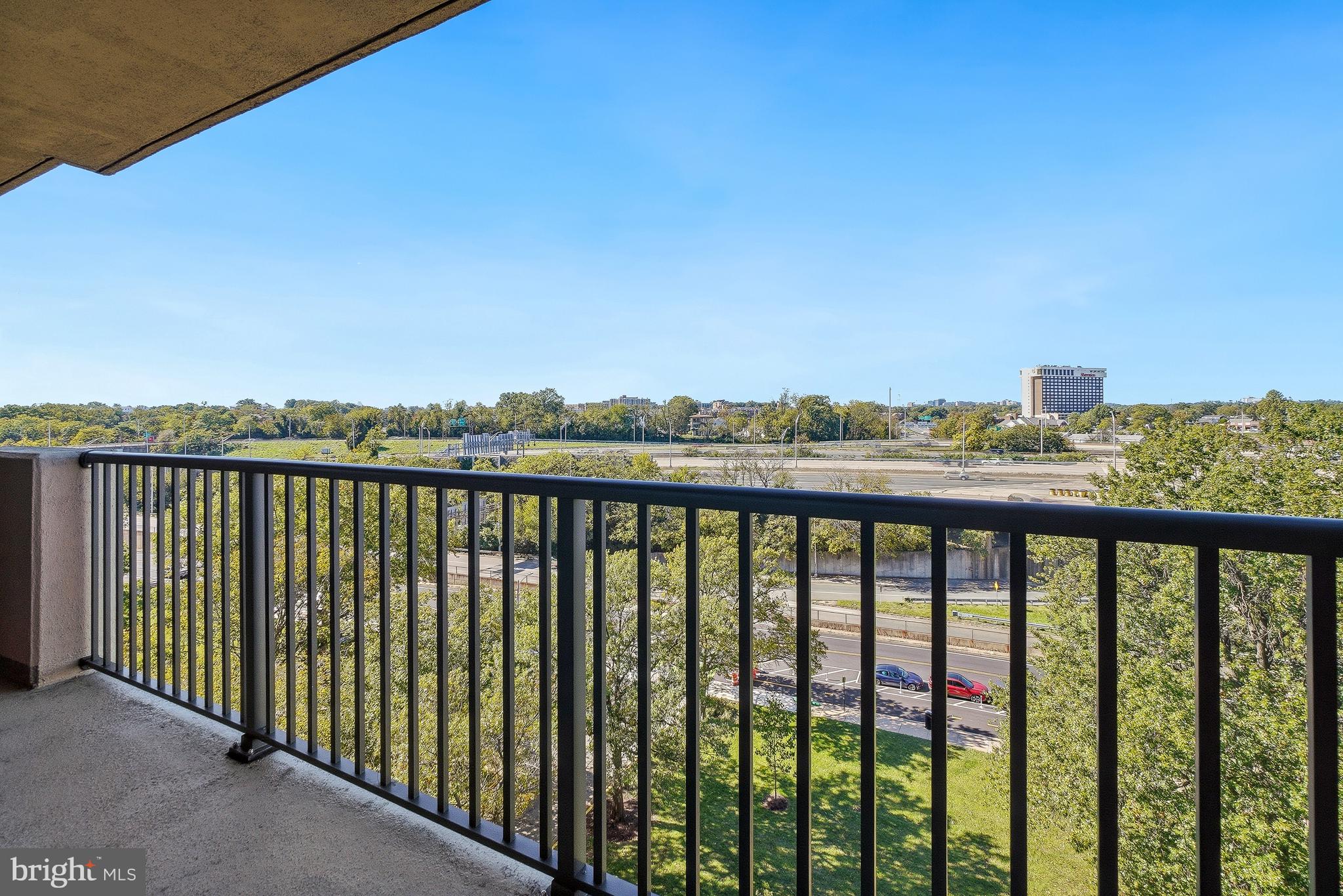 1300 ARMY NAVY DRIVE 905