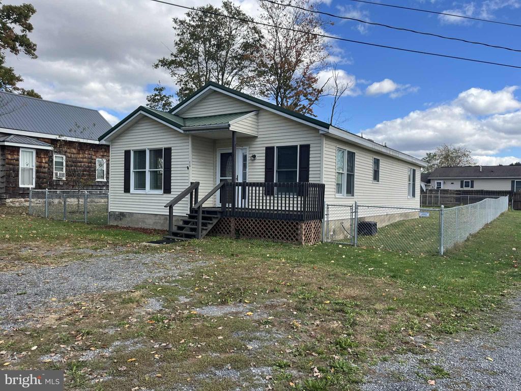 Photo of 210 Seneca Avenue, OAKLAND, MD 21550 (MLS # MDGA2010556)