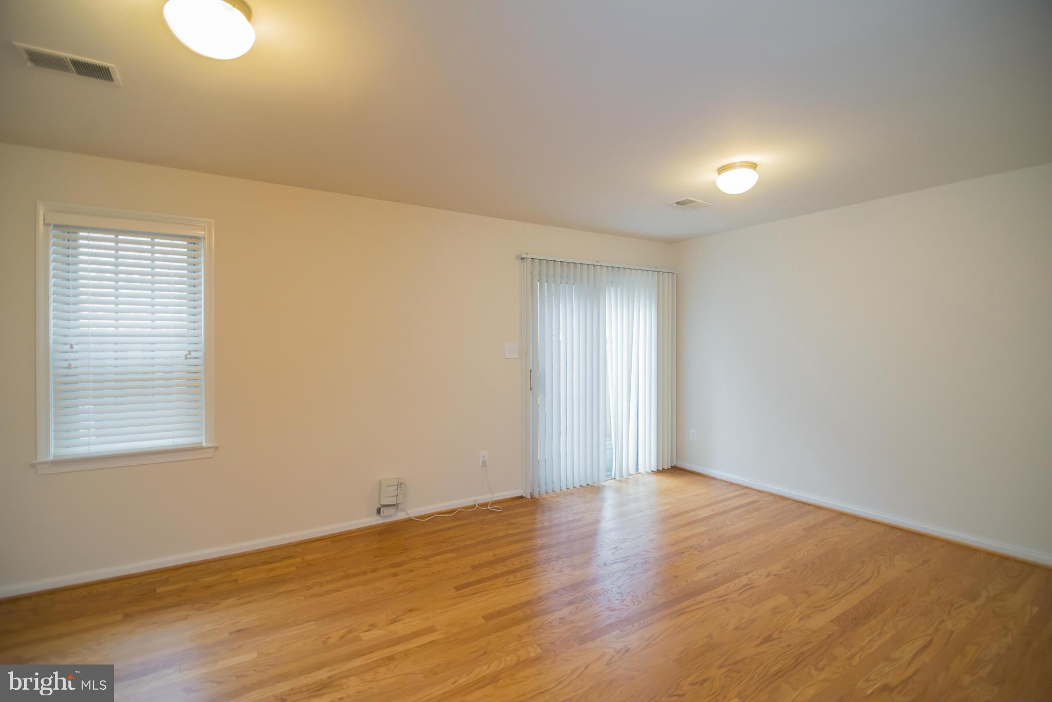 VERNON SQUARE - Residential