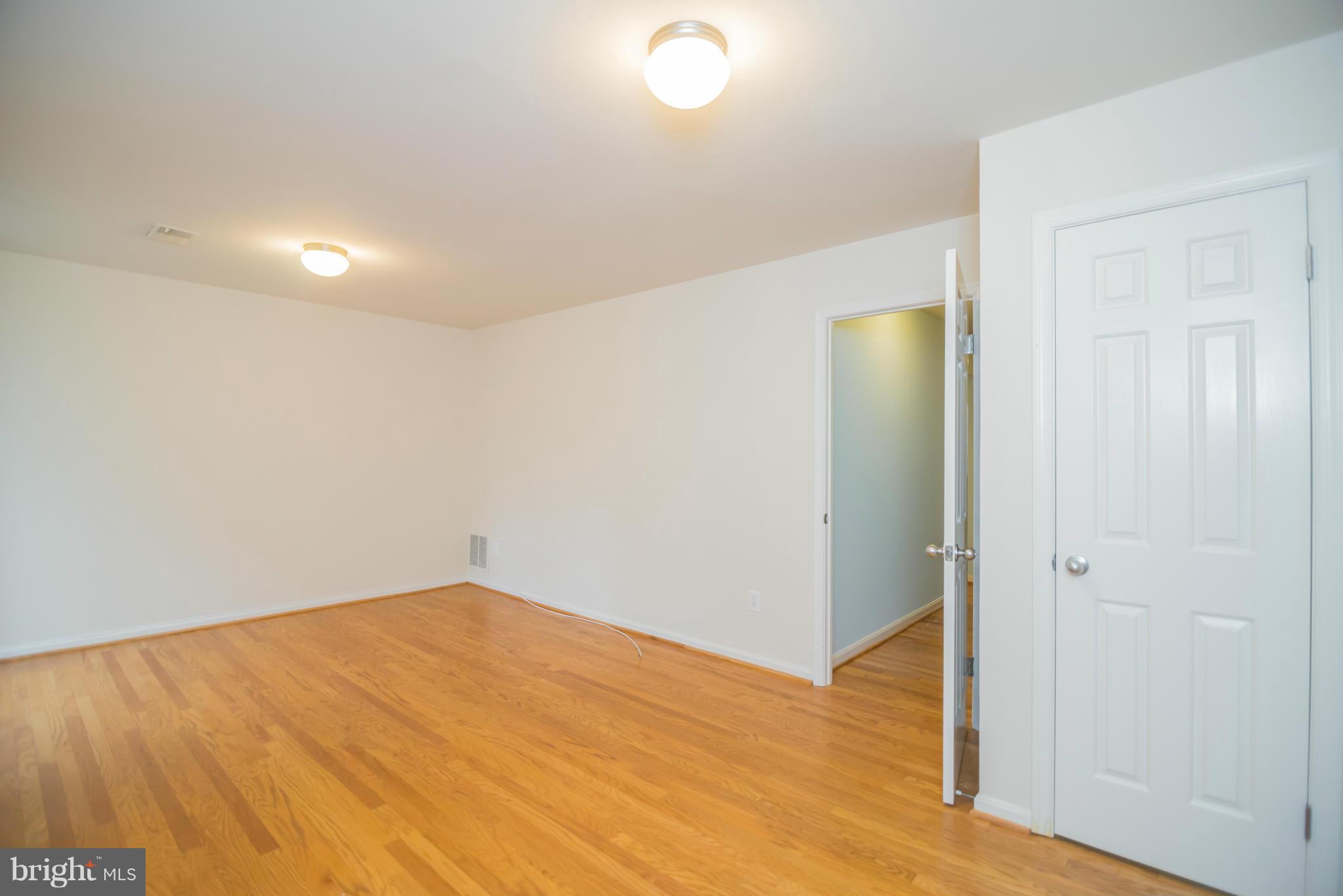 VERNON SQUARE - Residential