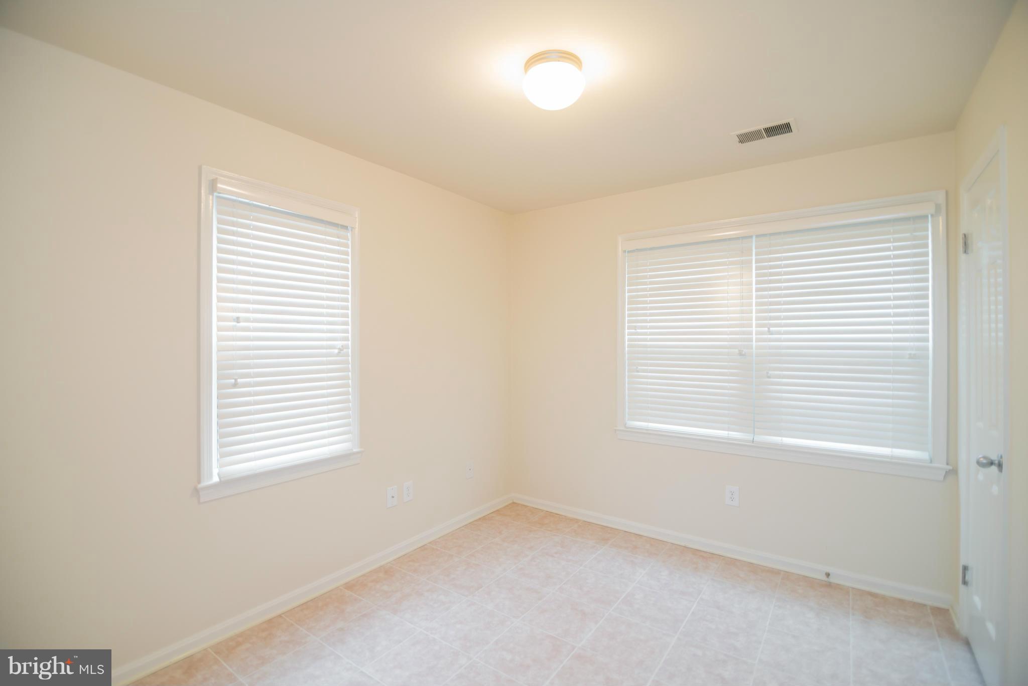 VERNON SQUARE - Residential