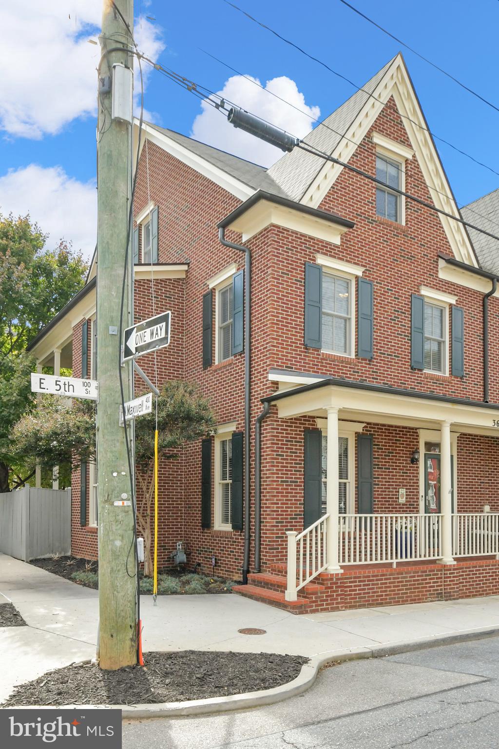 MAXWELL SQUARE - Residential