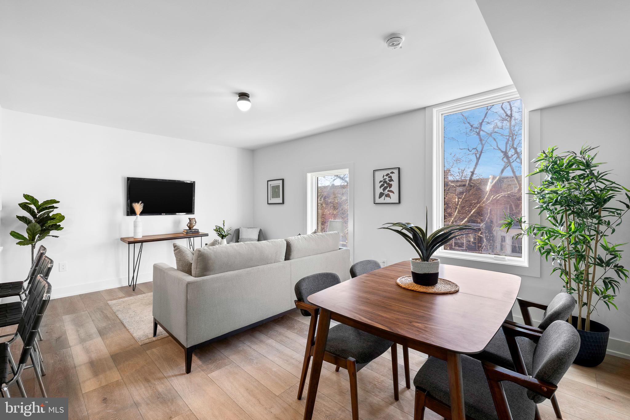 5200 CHESTER AVENUE 10 202