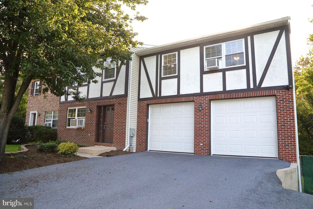 Photo of 1051 Tom Paine Drive, LANCASTER, PA 17603 (MLS # PALA2077428)